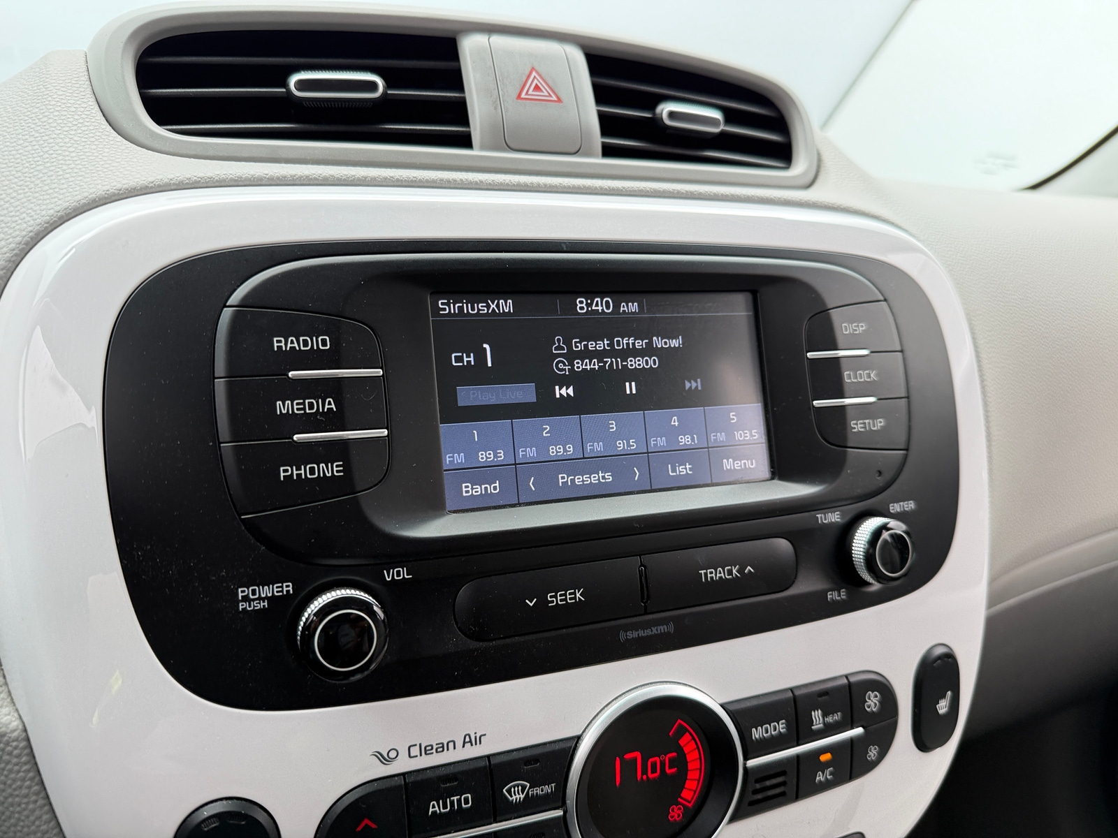 Thumbnail: 2018 Kia Soul EV - 4
