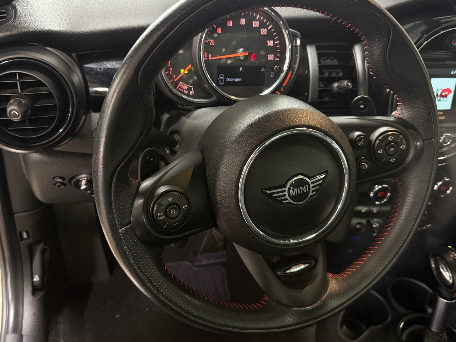 Thumbnail: 2019 MINI Cooper Hardtop - 4