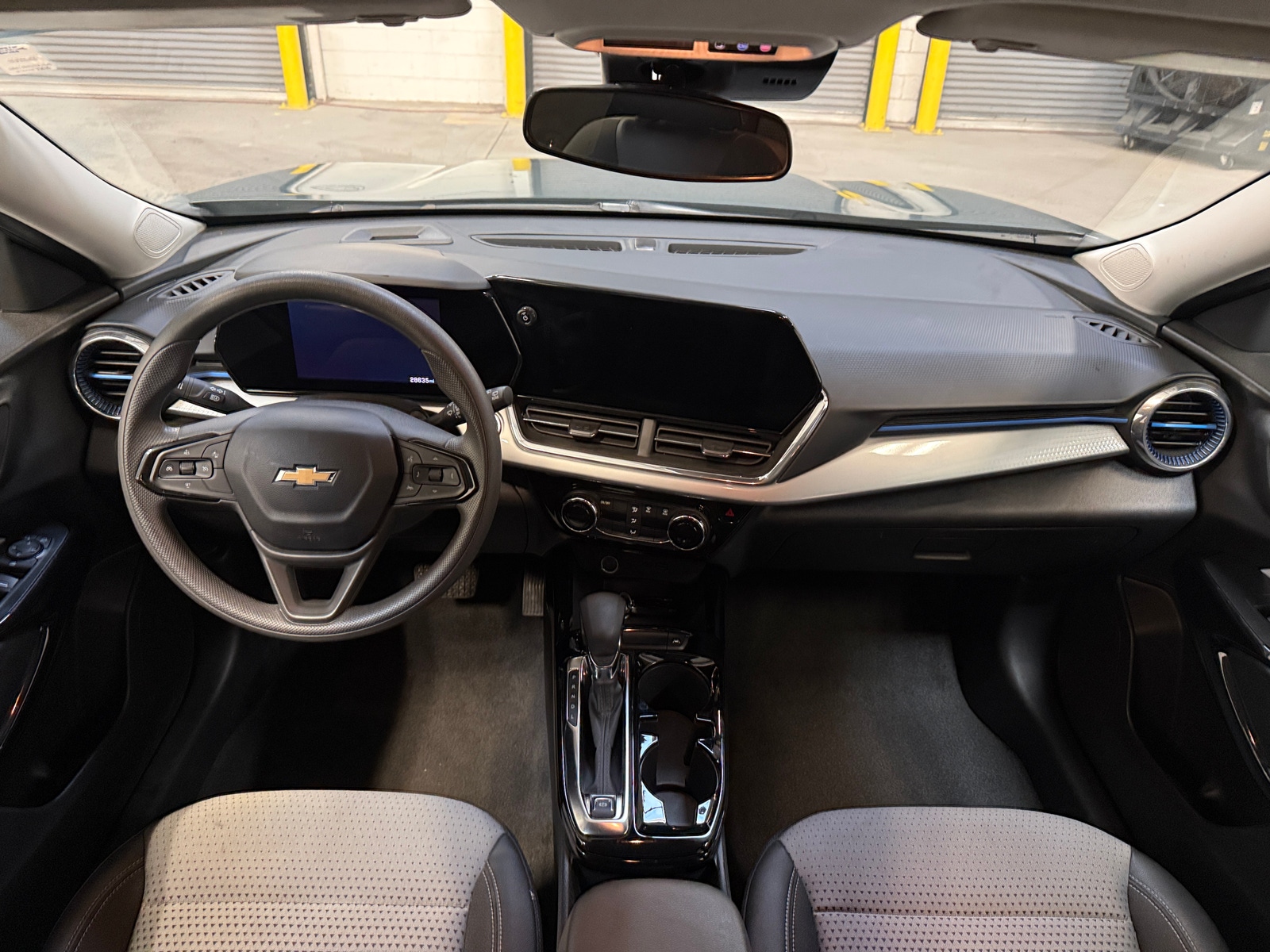 Thumbnail: 2025 Chevrolet Trax - 3