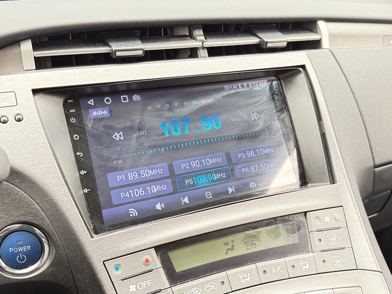 Thumbnail: 2015 Toyota Prius - 4