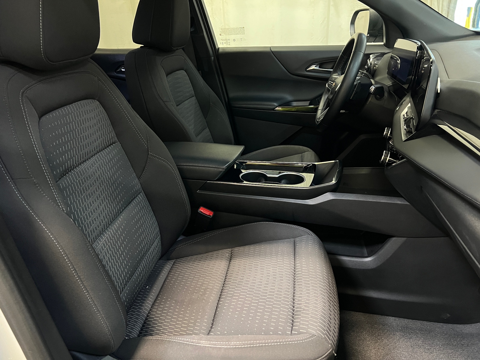 Thumbnail: 2025 Chevrolet Equinox - 2