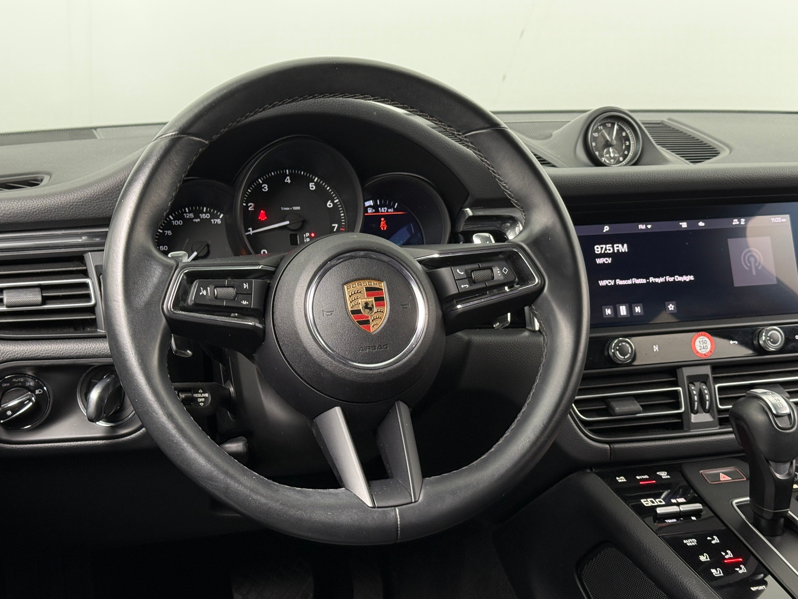 Thumbnail: 2025 Porsche Macan - 4