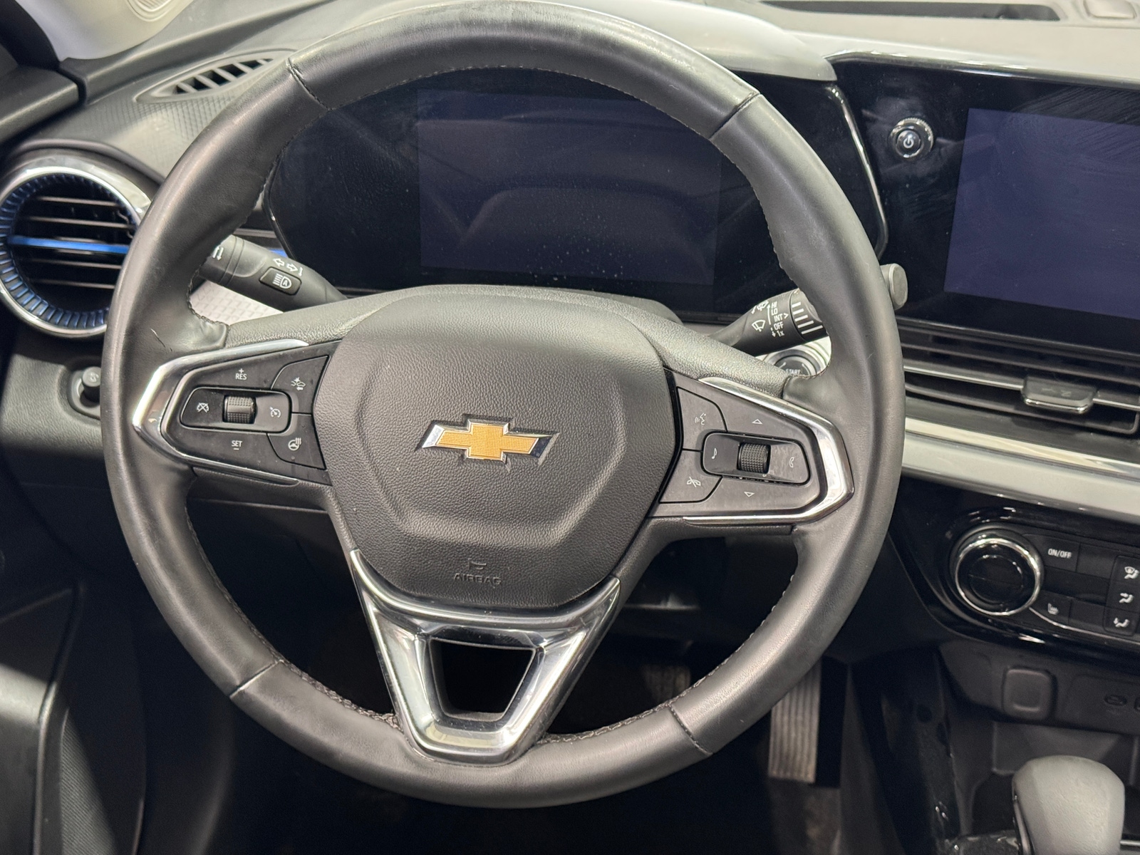 Thumbnail: 2025 Chevrolet Trax - 5