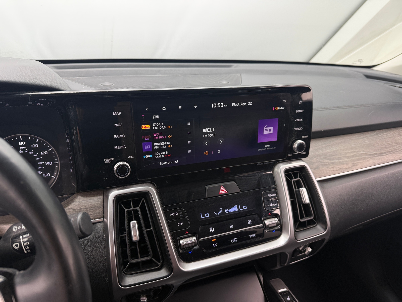 Thumbnail: 2022 Kia Sorento - 3