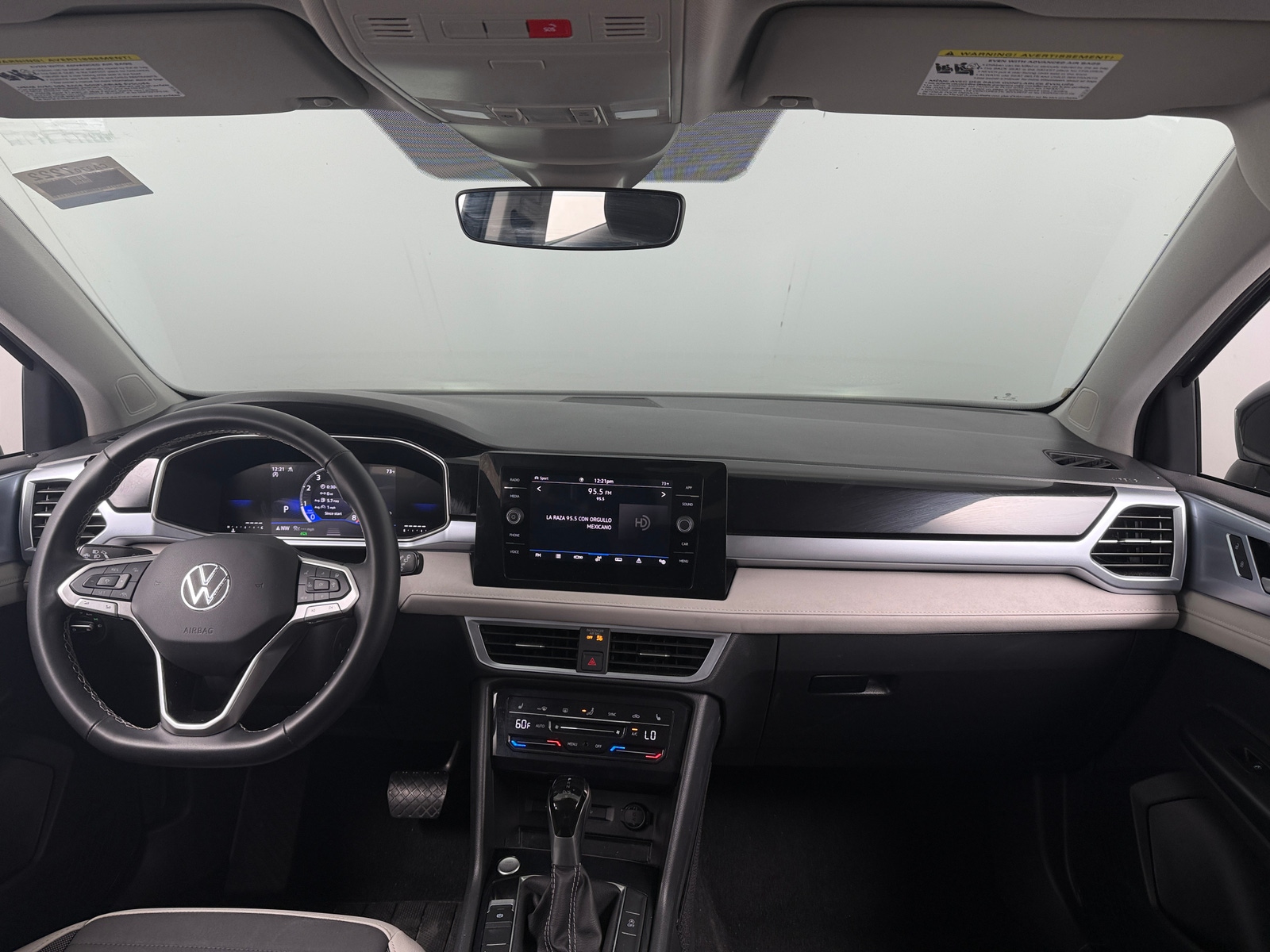 Thumbnail: 2025 Volkswagen Taos - 2