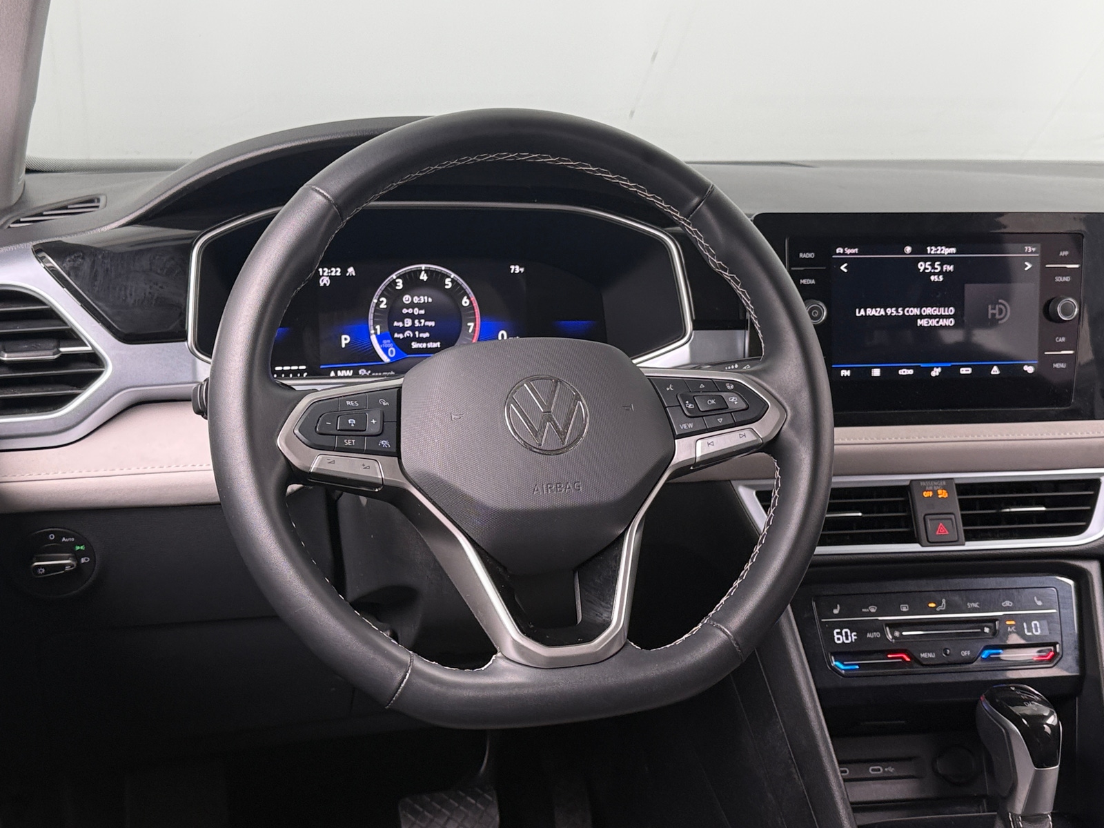 Thumbnail: 2025 Volkswagen Taos - 4