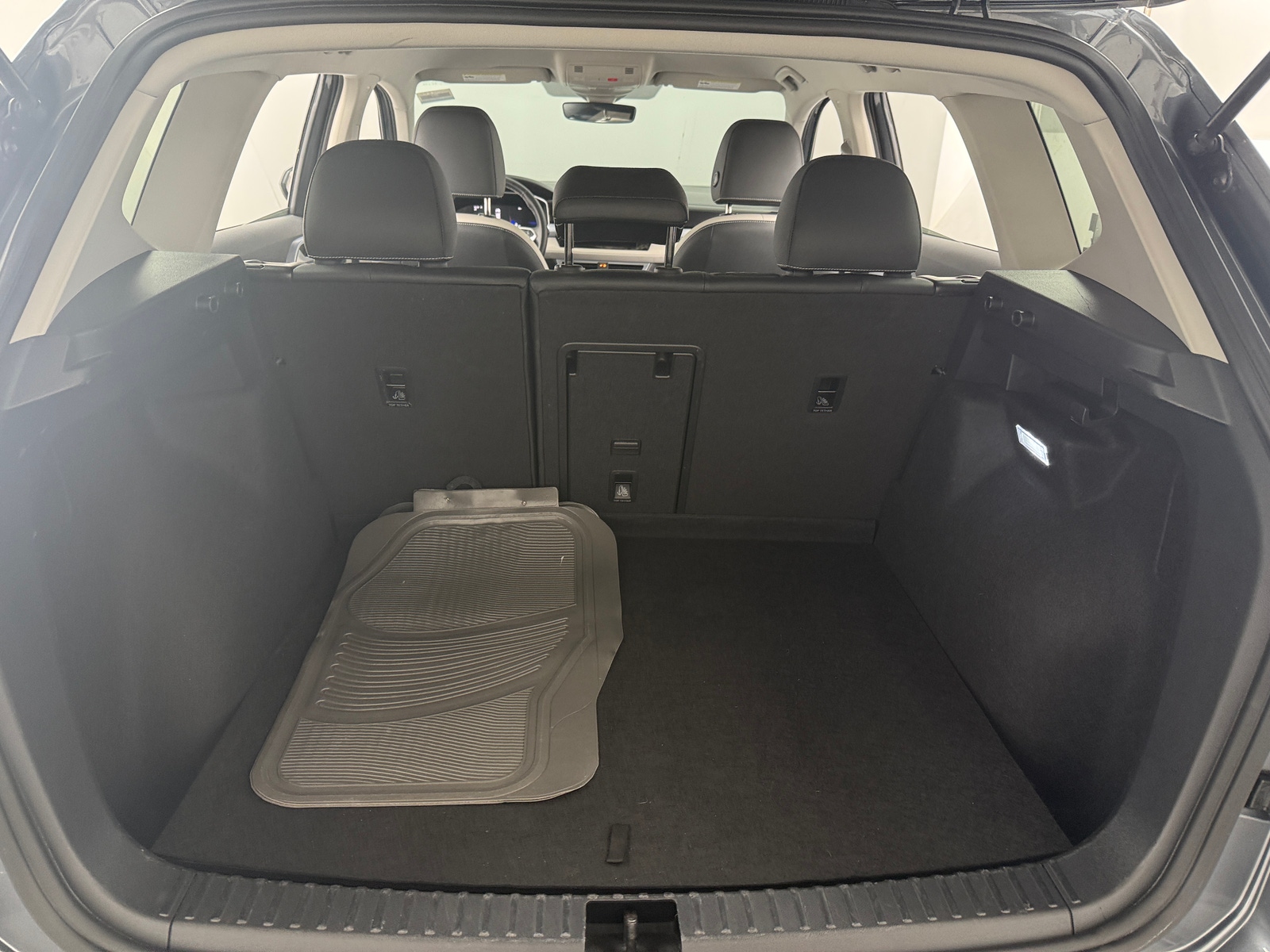 Thumbnail: 2025 Volkswagen Taos - 6