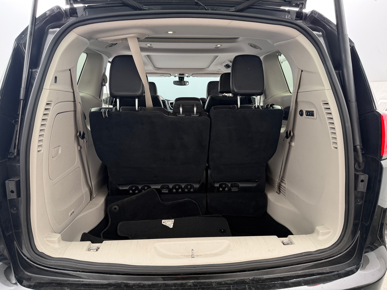 Thumbnail: 2019 Chrysler Pacifica - 6