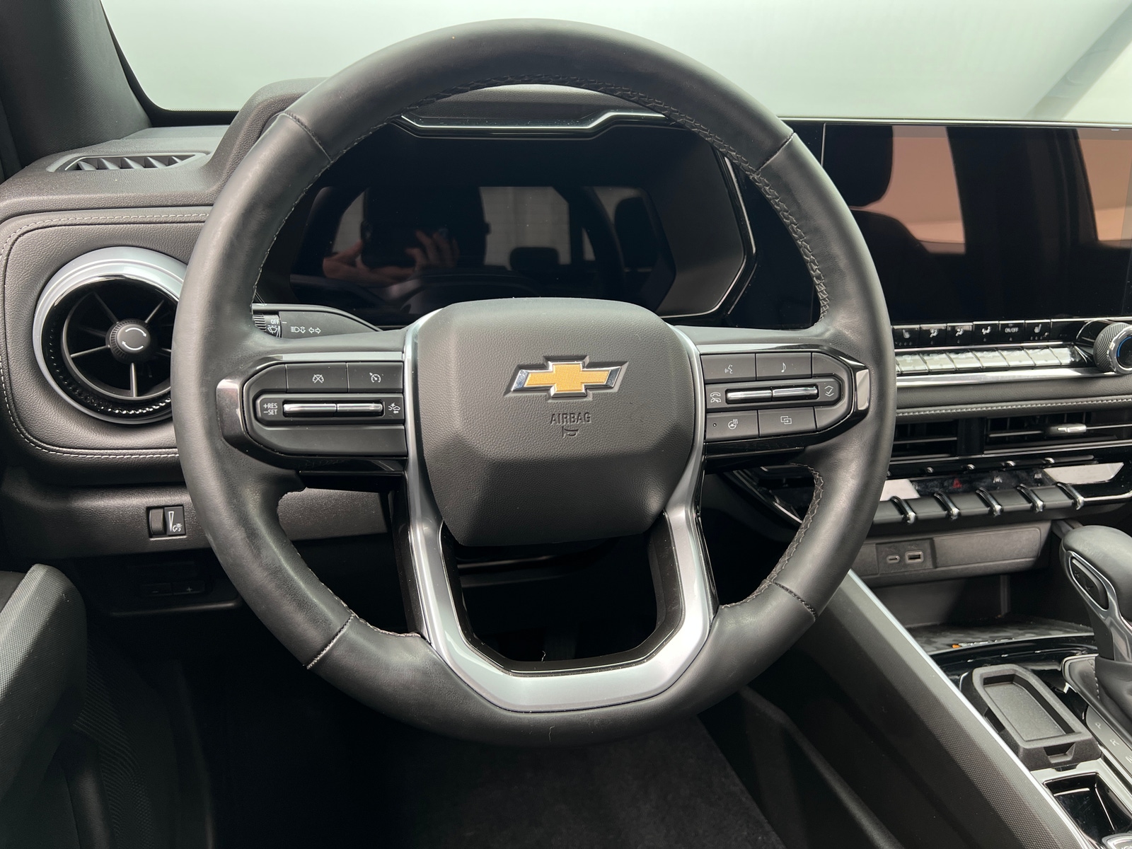 Thumbnail: 2024 Chevrolet Colorado - 5