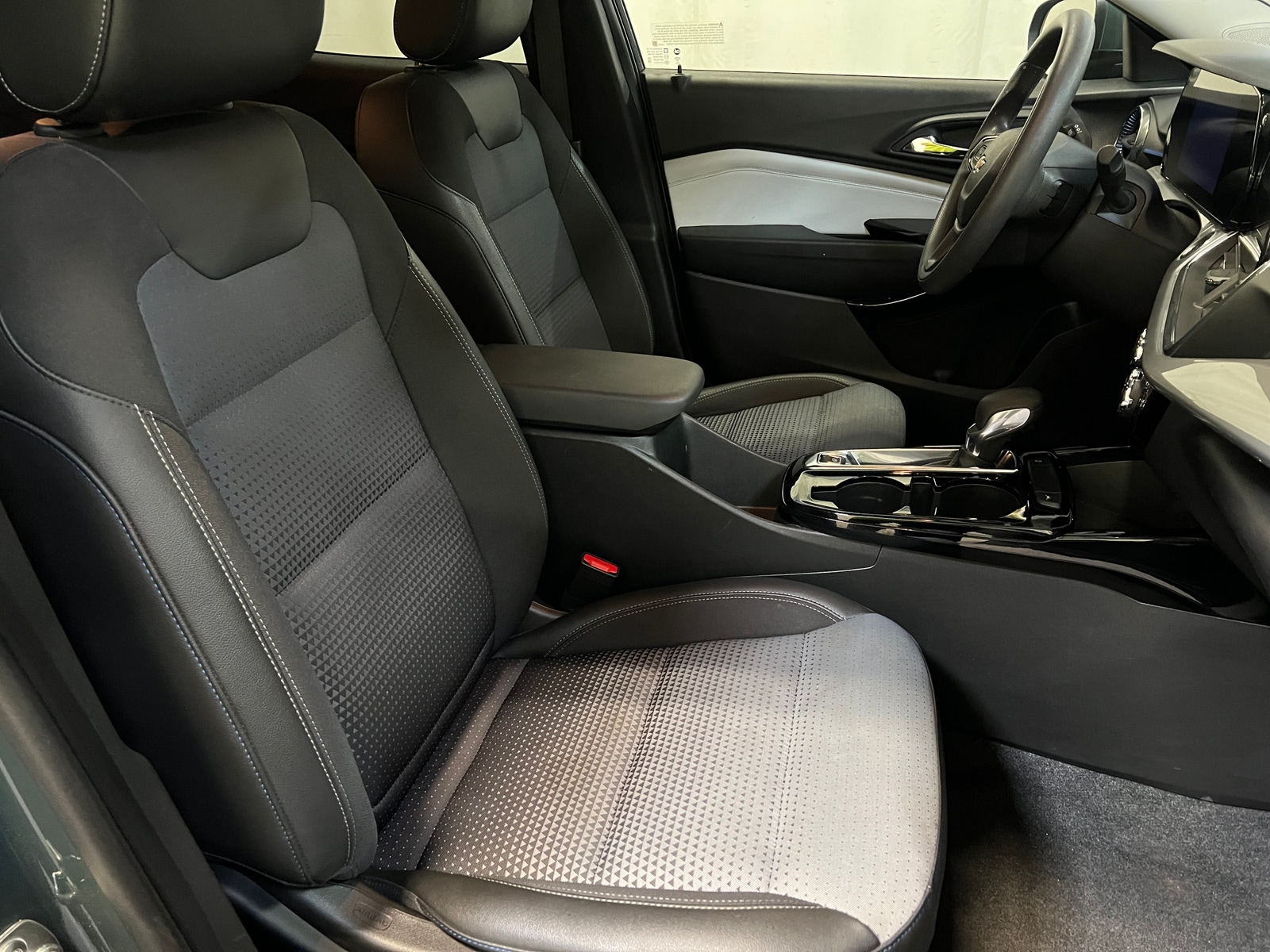 Thumbnail: 2025 Chevrolet Trax - 2