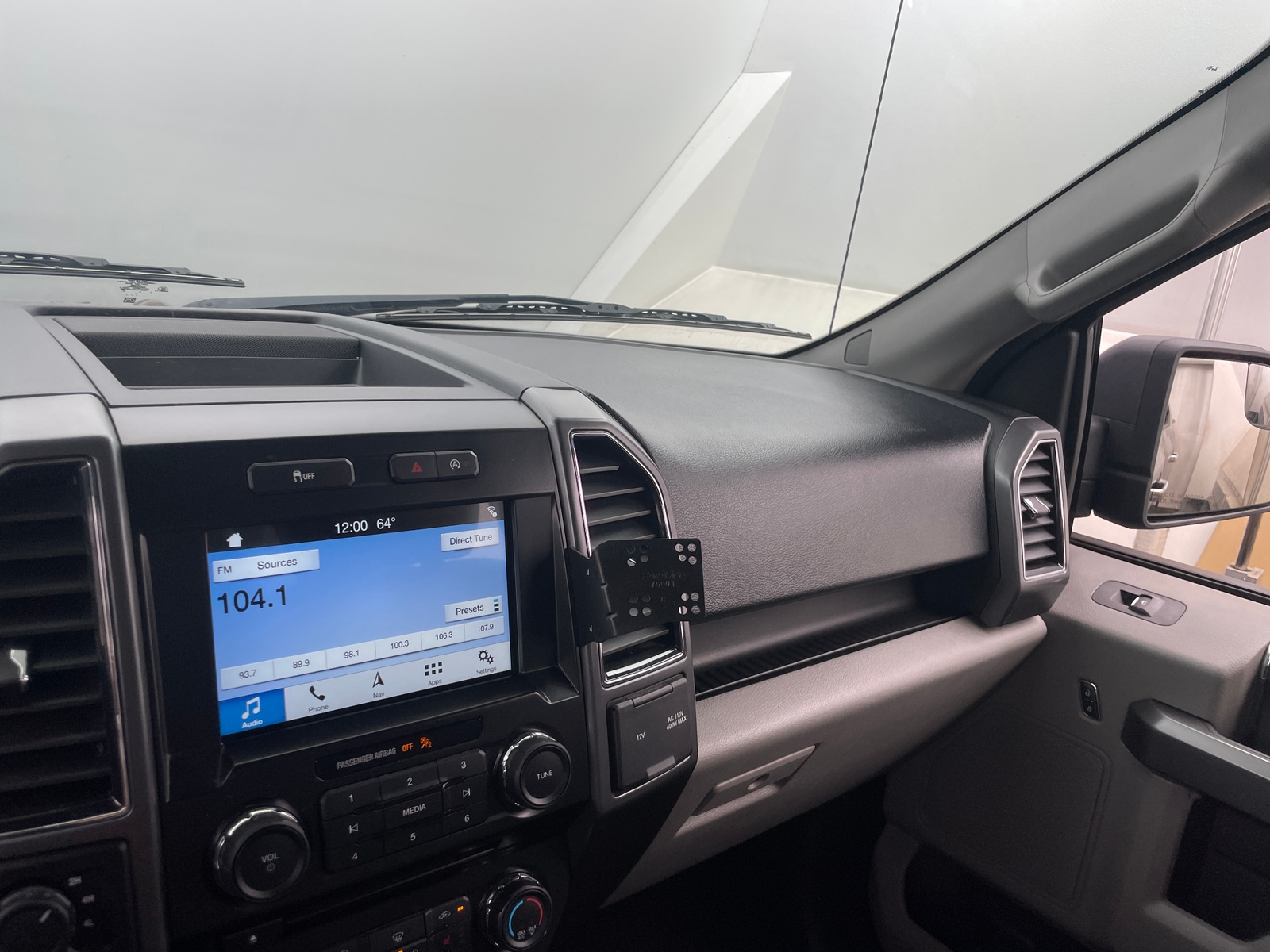 Thumbnail: 2017 Ford Econoline - 4