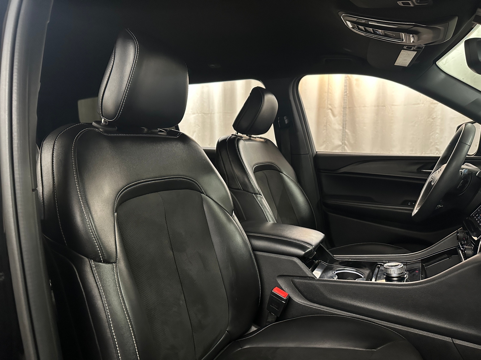 Thumbnail: 2023 Jeep Grand Cherokee L - 2