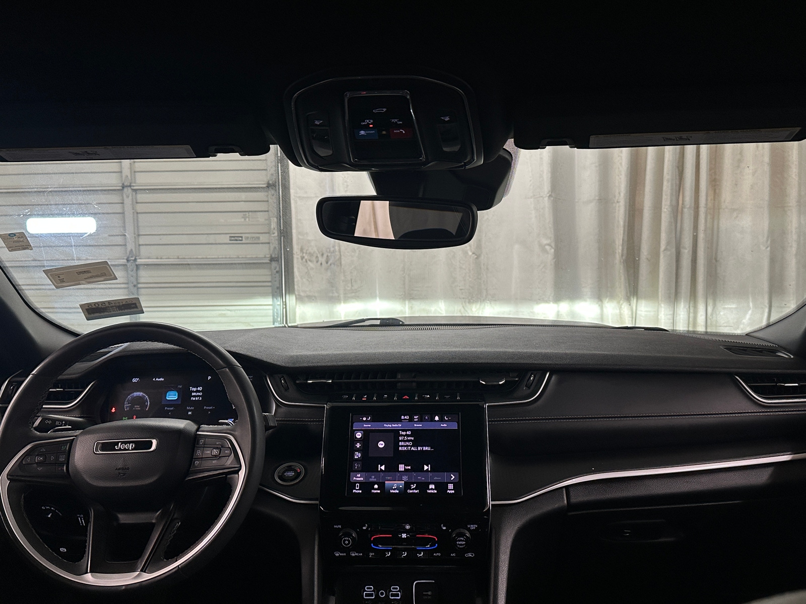 Thumbnail: 2023 Jeep Grand Cherokee L - 3