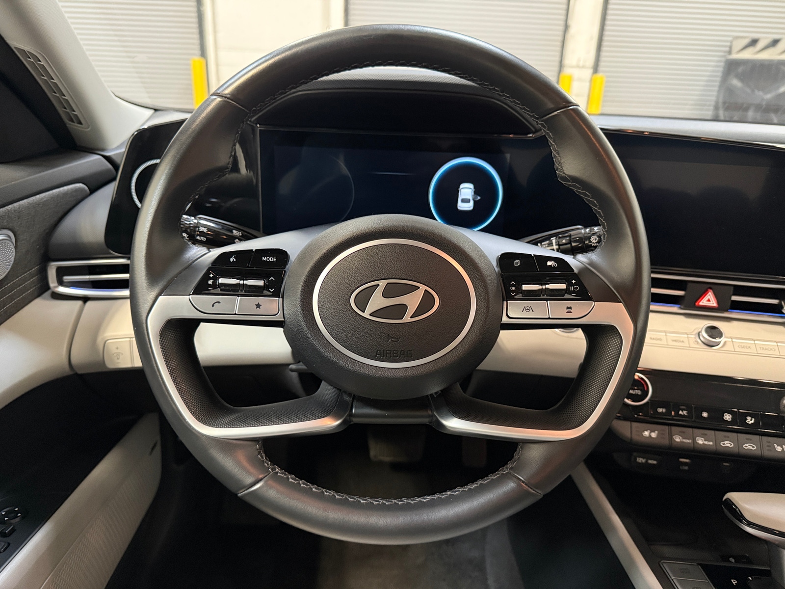 Thumbnail: 2025 Hyundai Elantra - 4