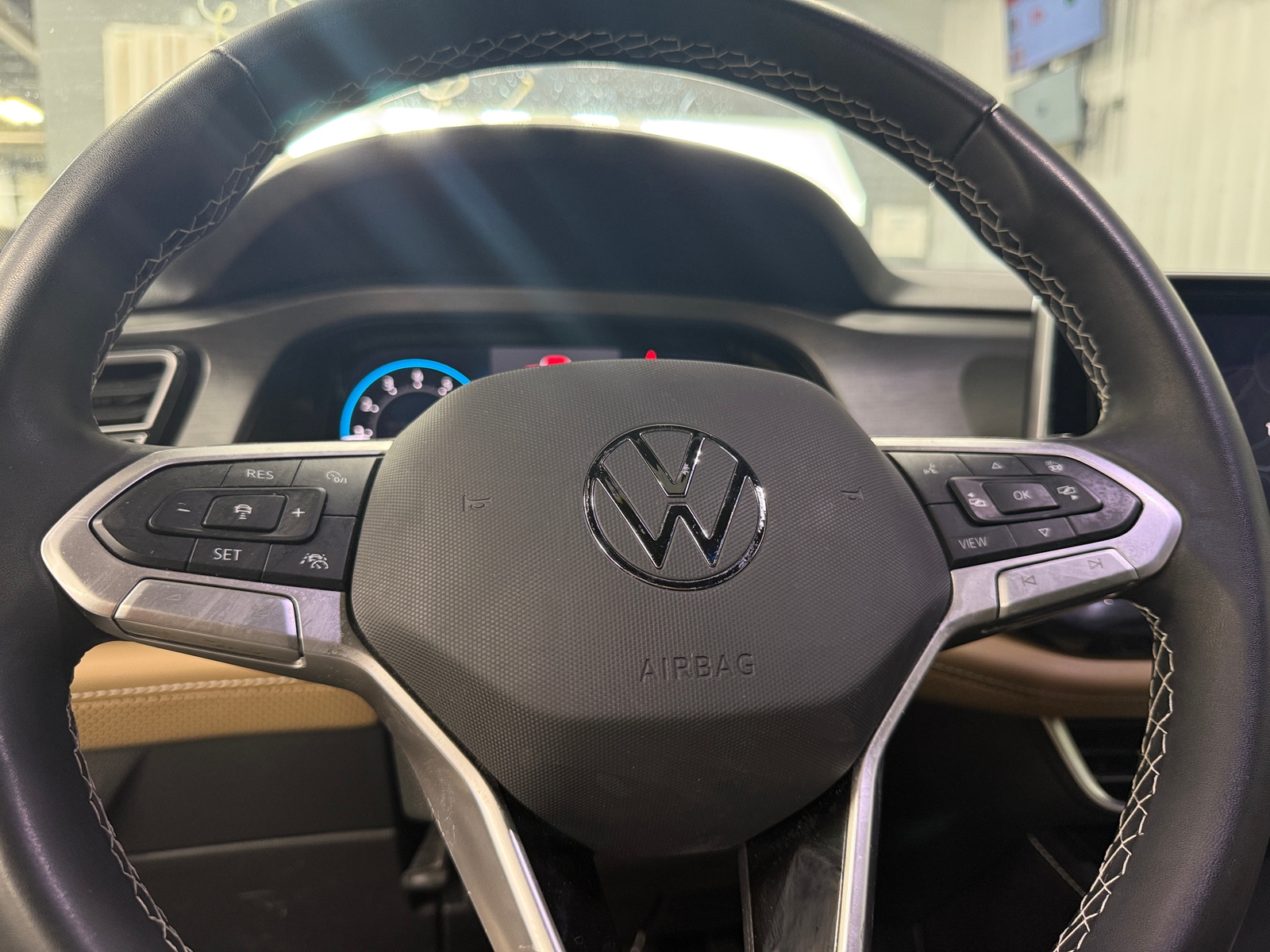 Thumbnail: 2024 Volkswagen Atlas - 4