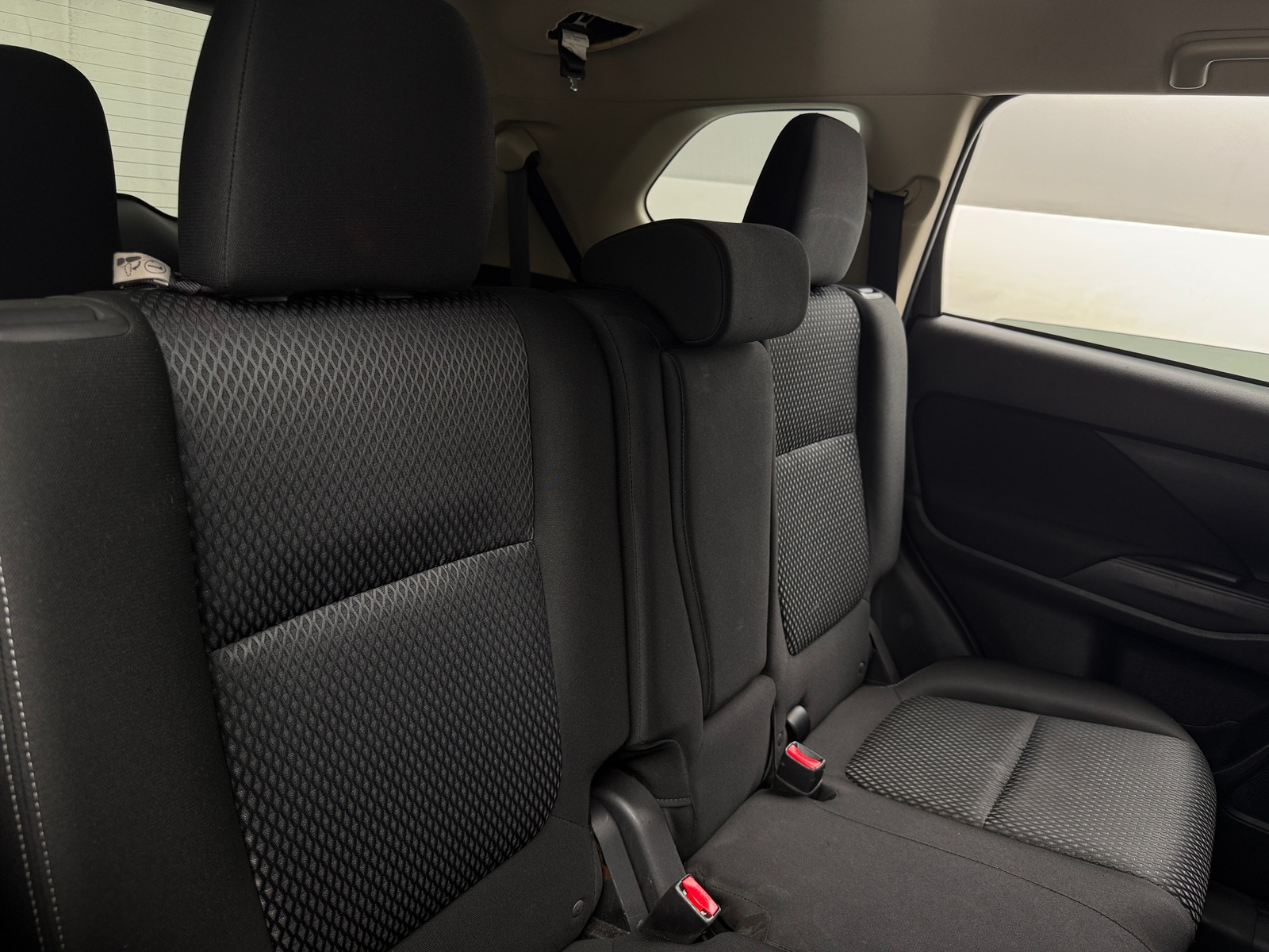 Thumbnail: 2018 Mitsubishi Outlander - 6