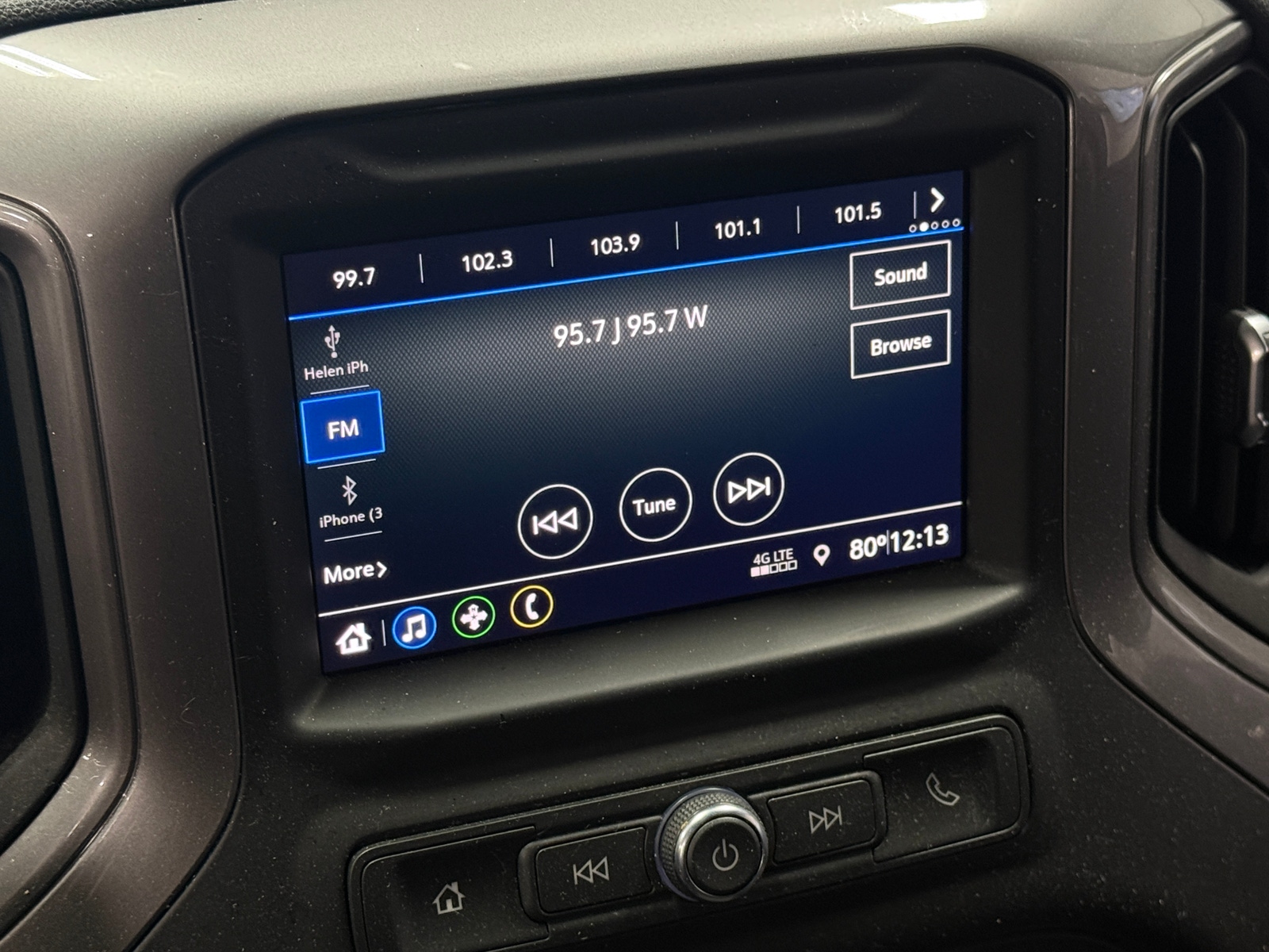 Thumbnail: 2021 Chevrolet Silverado 1500 - 4