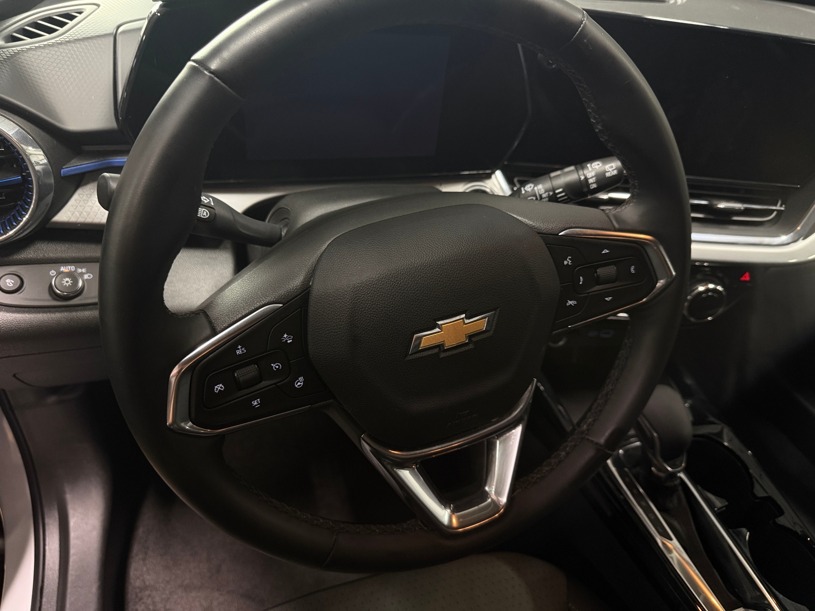 Thumbnail: 2025 Chevrolet Trax - 5