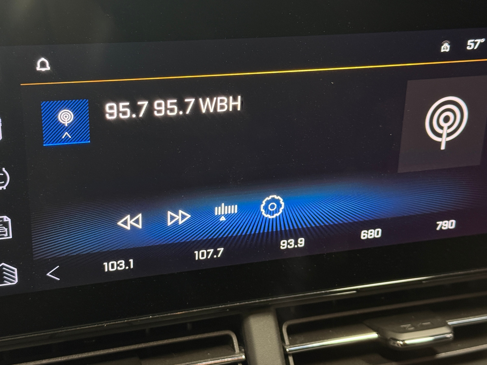 Thumbnail: 2025 Chevrolet Trax - 4