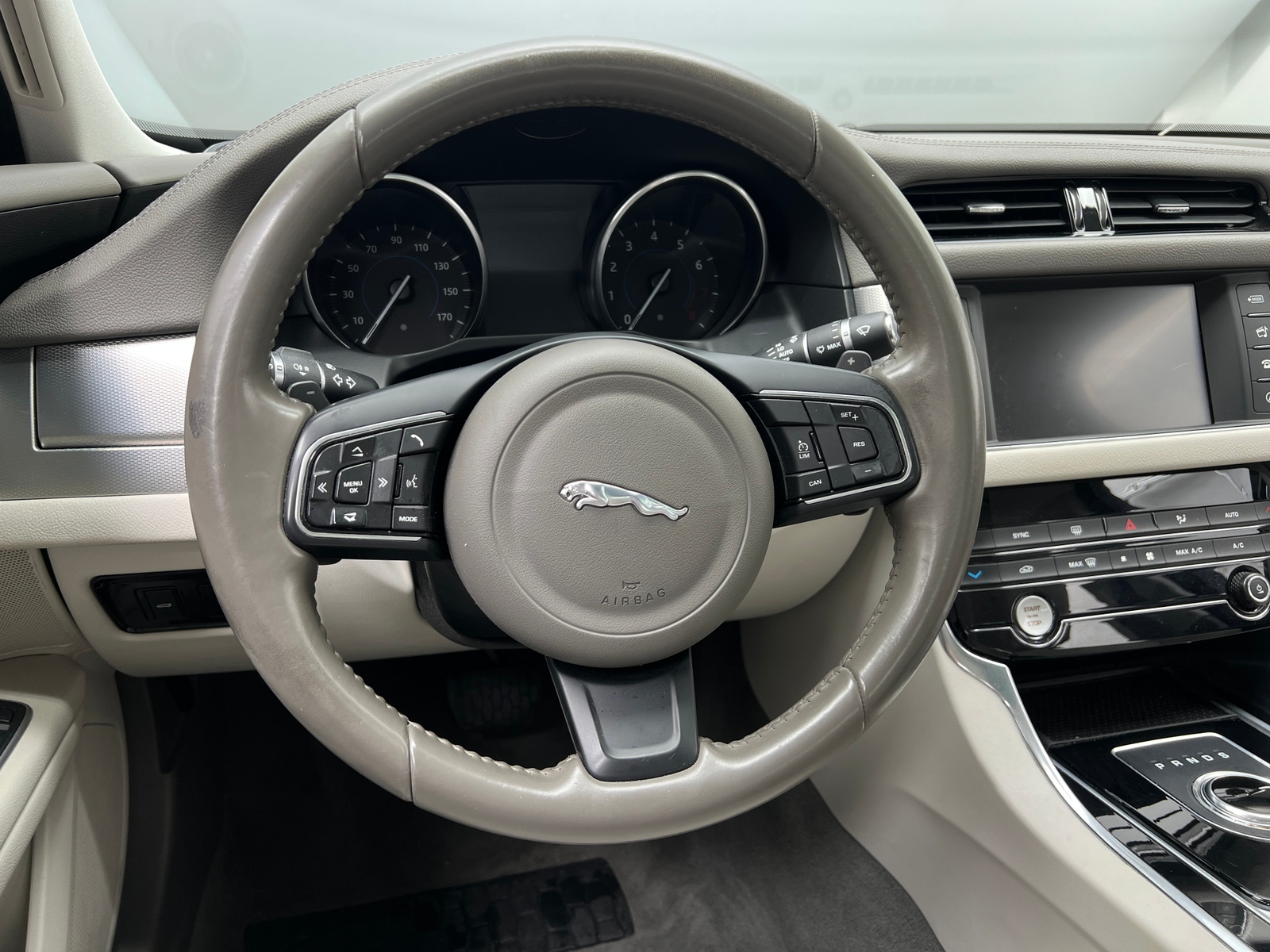 Thumbnail: 2018 Jaguar XF - 4