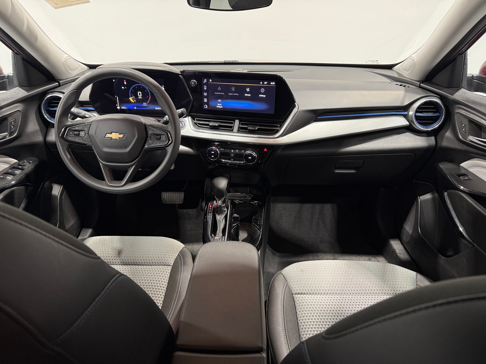 Thumbnail: 2025 Chevrolet Trax - 3