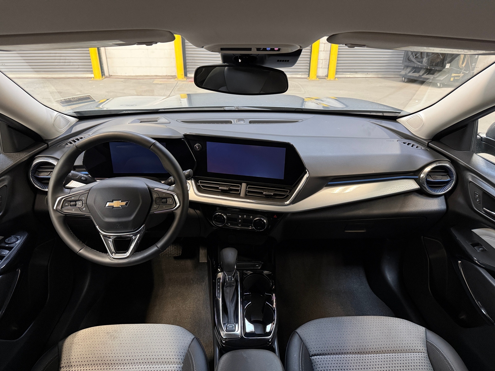 Thumbnail: 2025 Chevrolet Trax - 3