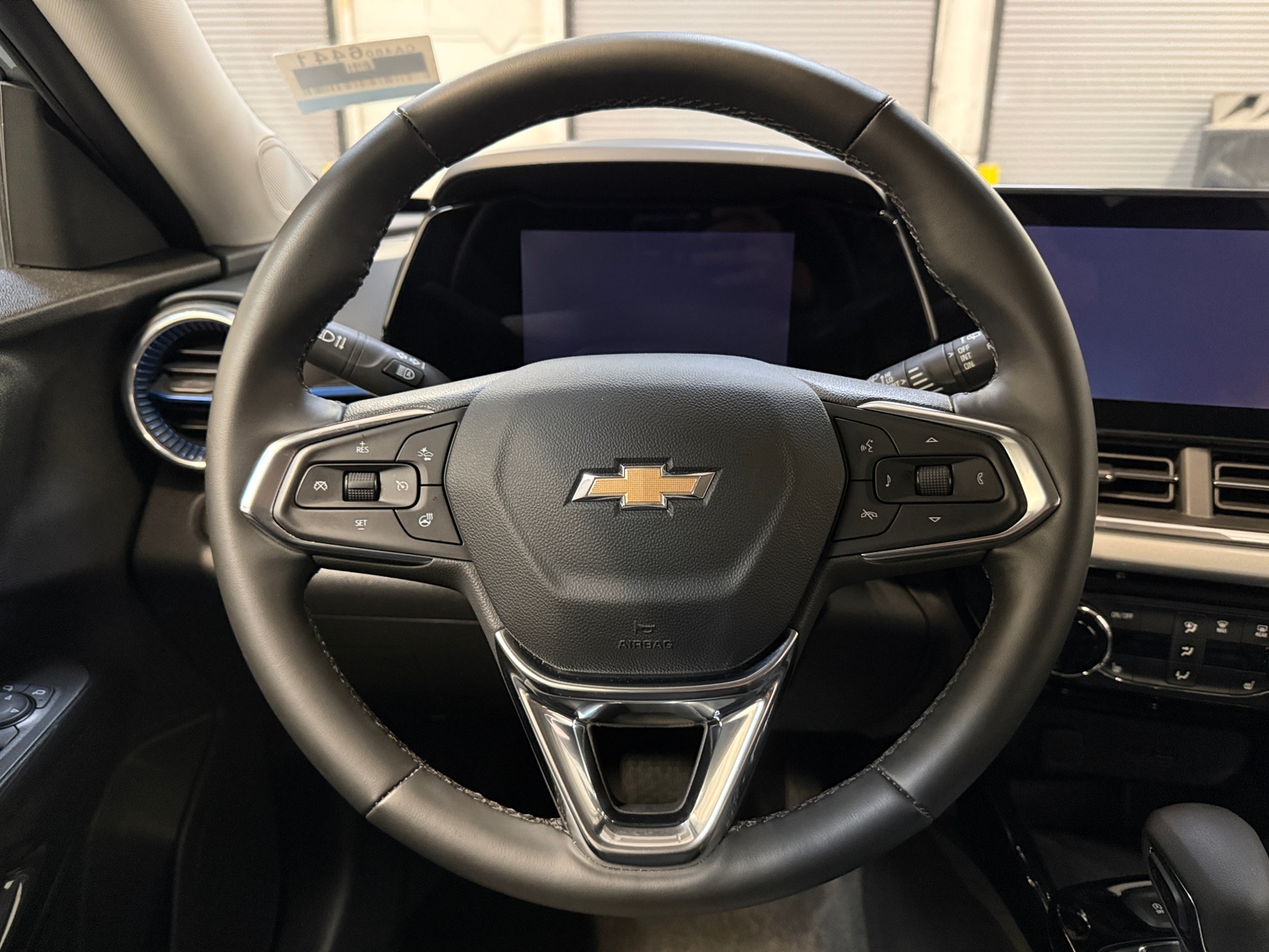Thumbnail: 2025 Chevrolet Trax - 5
