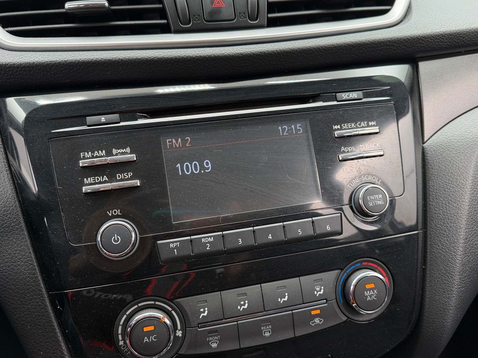 Thumbnail: 2015 Nissan Rogue - 4