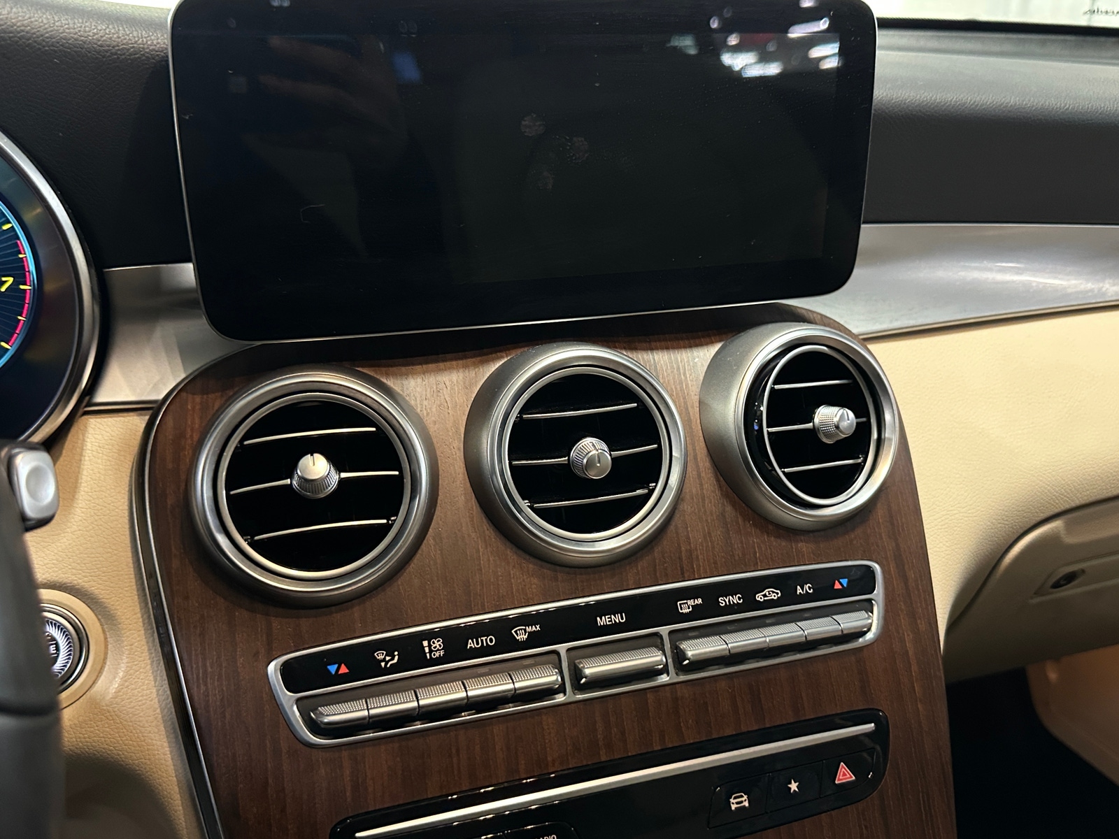 Thumbnail: 2021 Mercedes-Benz GLC - 3