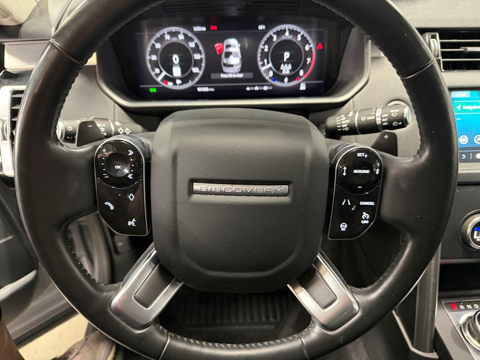 Thumbnail: 2020 Land Rover Discovery - 4