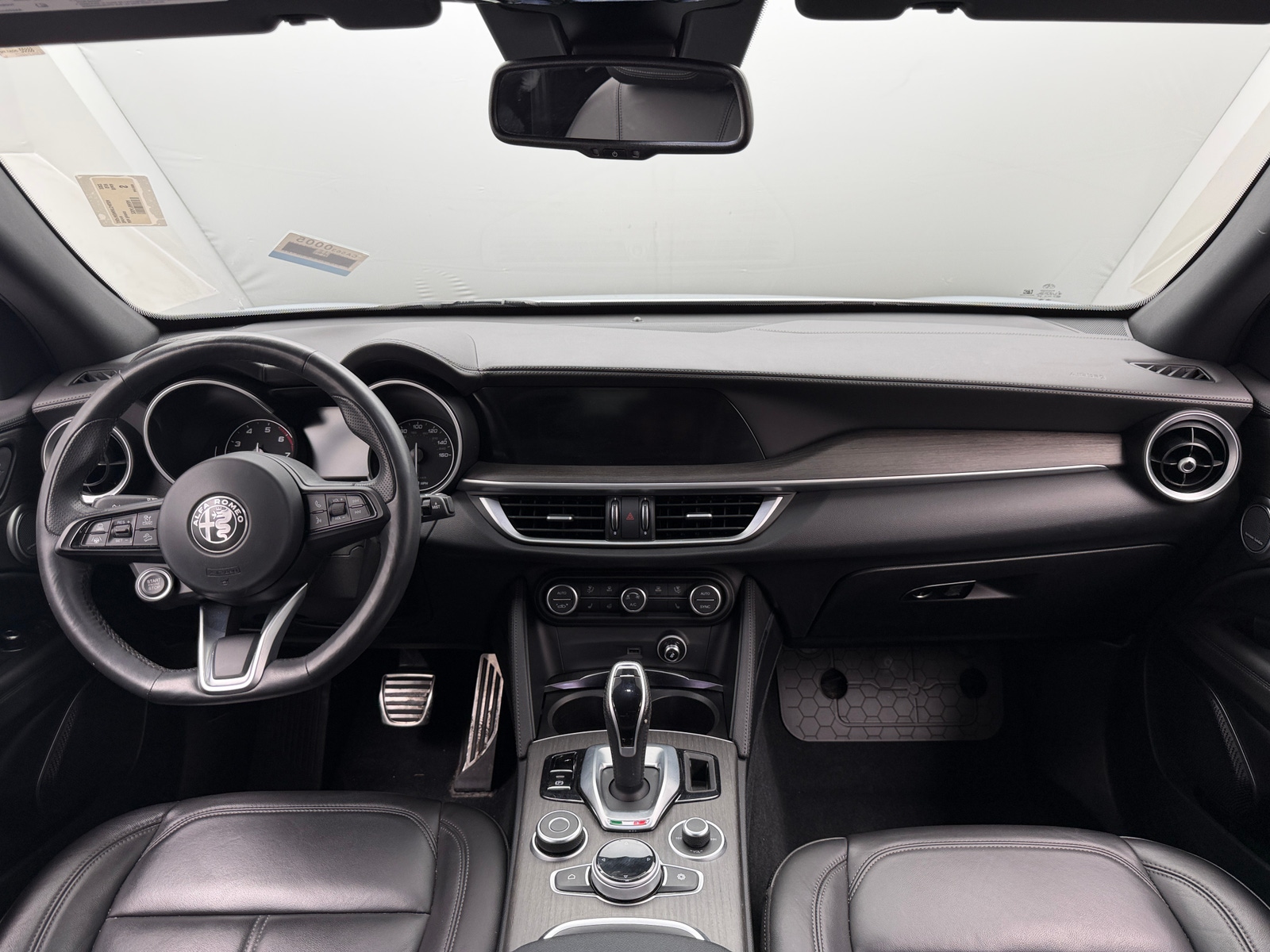 Thumbnail: 2022 Alfa Romeo Stelvio - 2