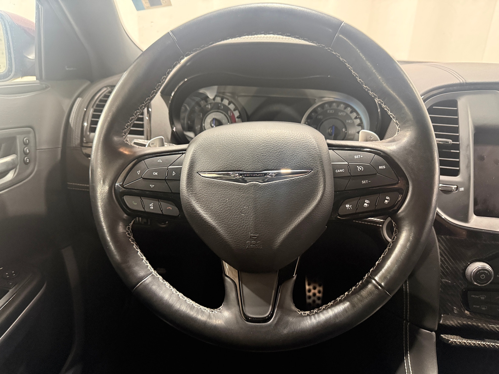 Thumbnail: 2023 Chrysler 300 - 4