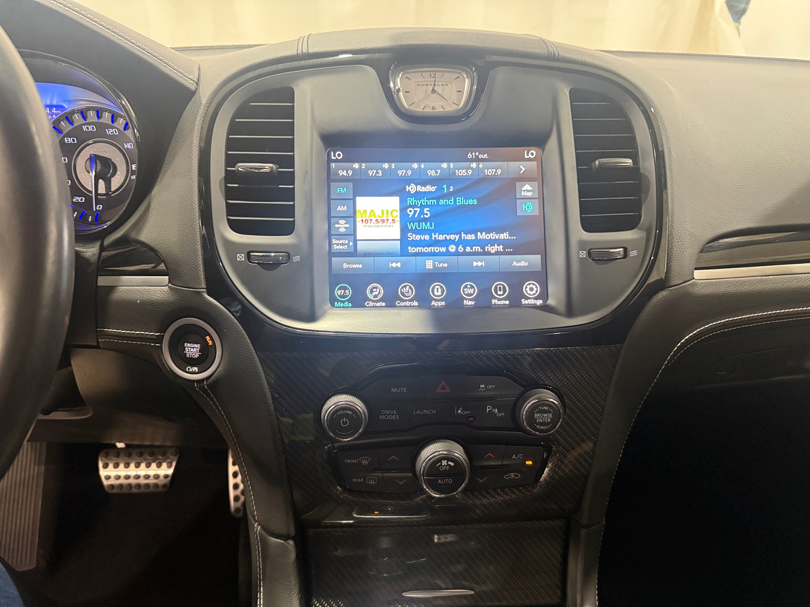 Thumbnail: 2023 Chrysler 300 - 3