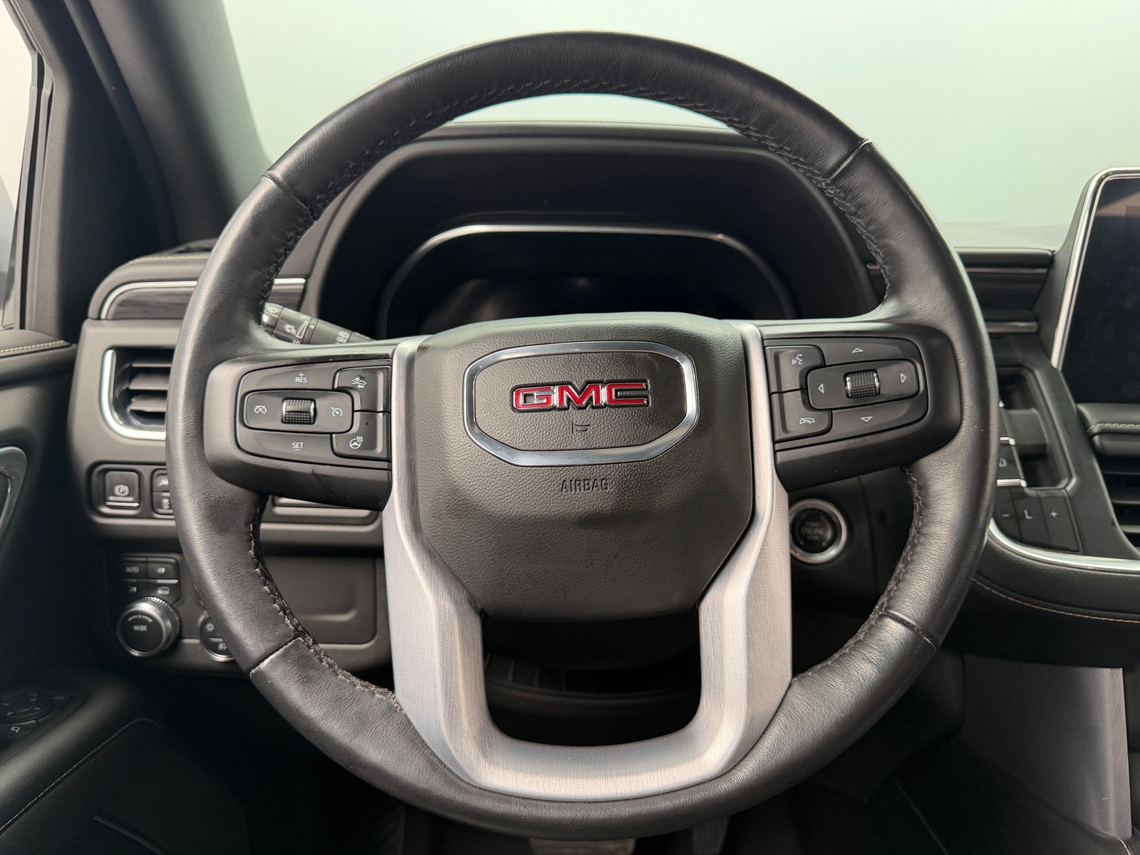 Thumbnail: 2022 GMC Yukon - 4