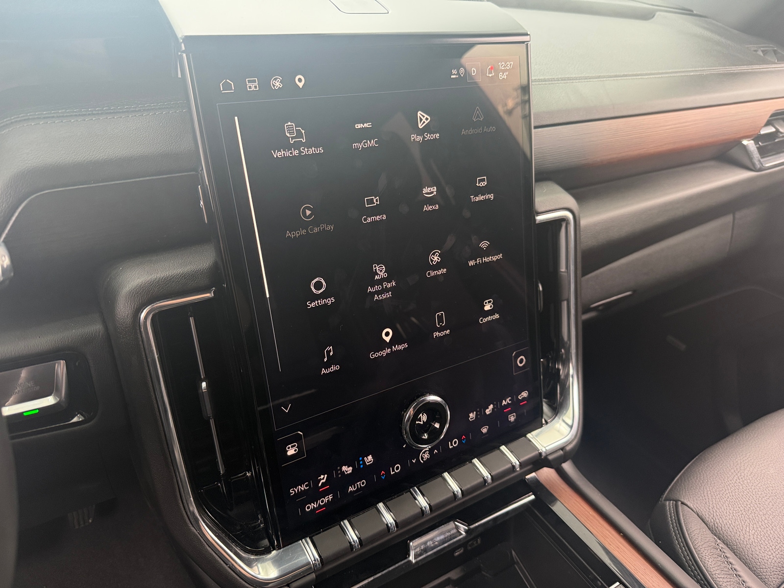 Thumbnail: 2025 GMC Yukon XL - 3