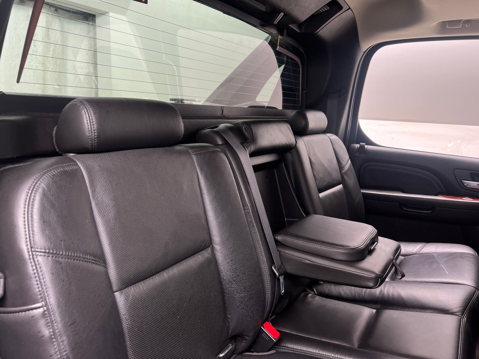 Thumbnail: 2010 Cadillac Escalade - 5