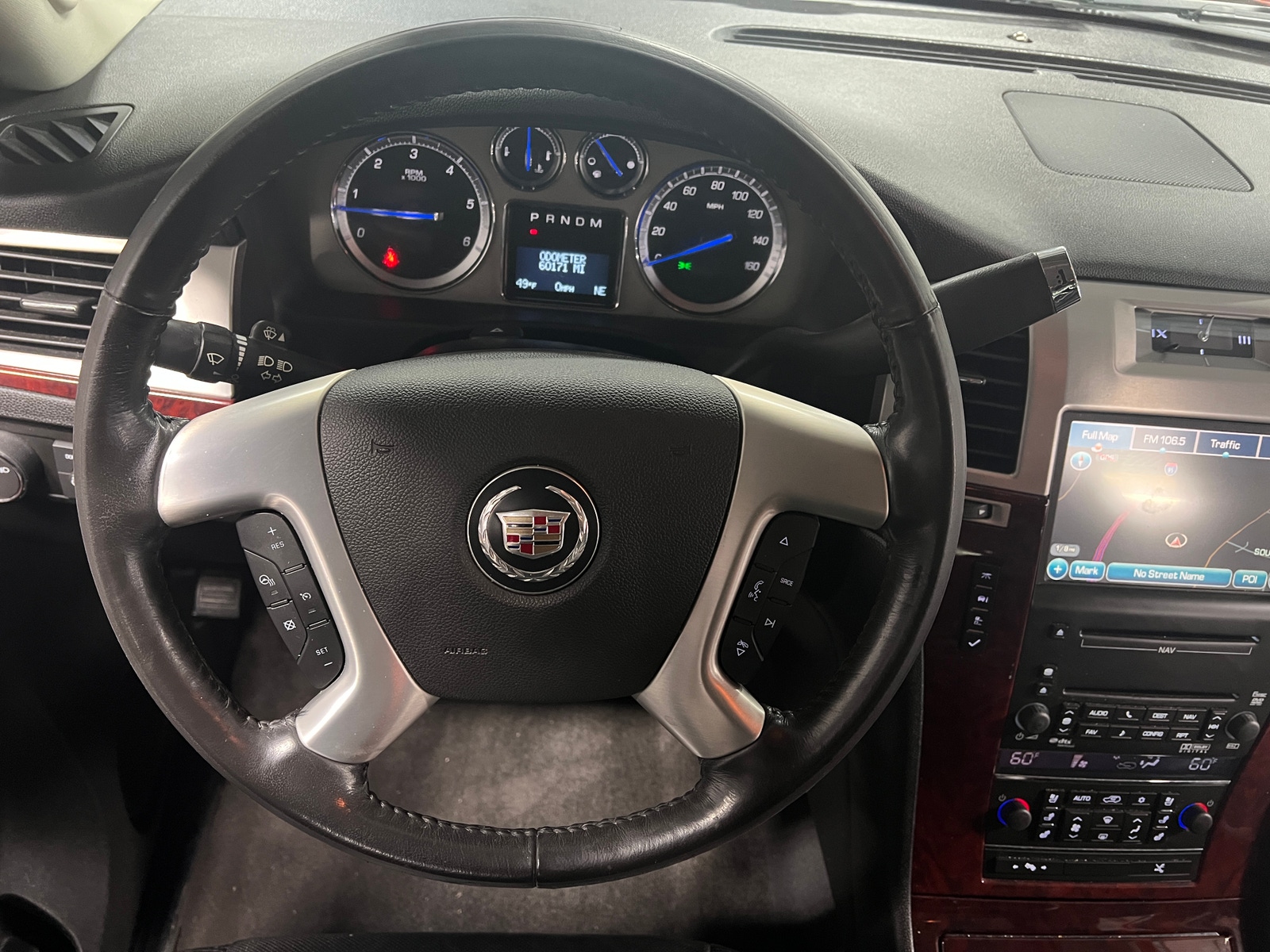 Thumbnail: 2010 Cadillac Escalade - 4