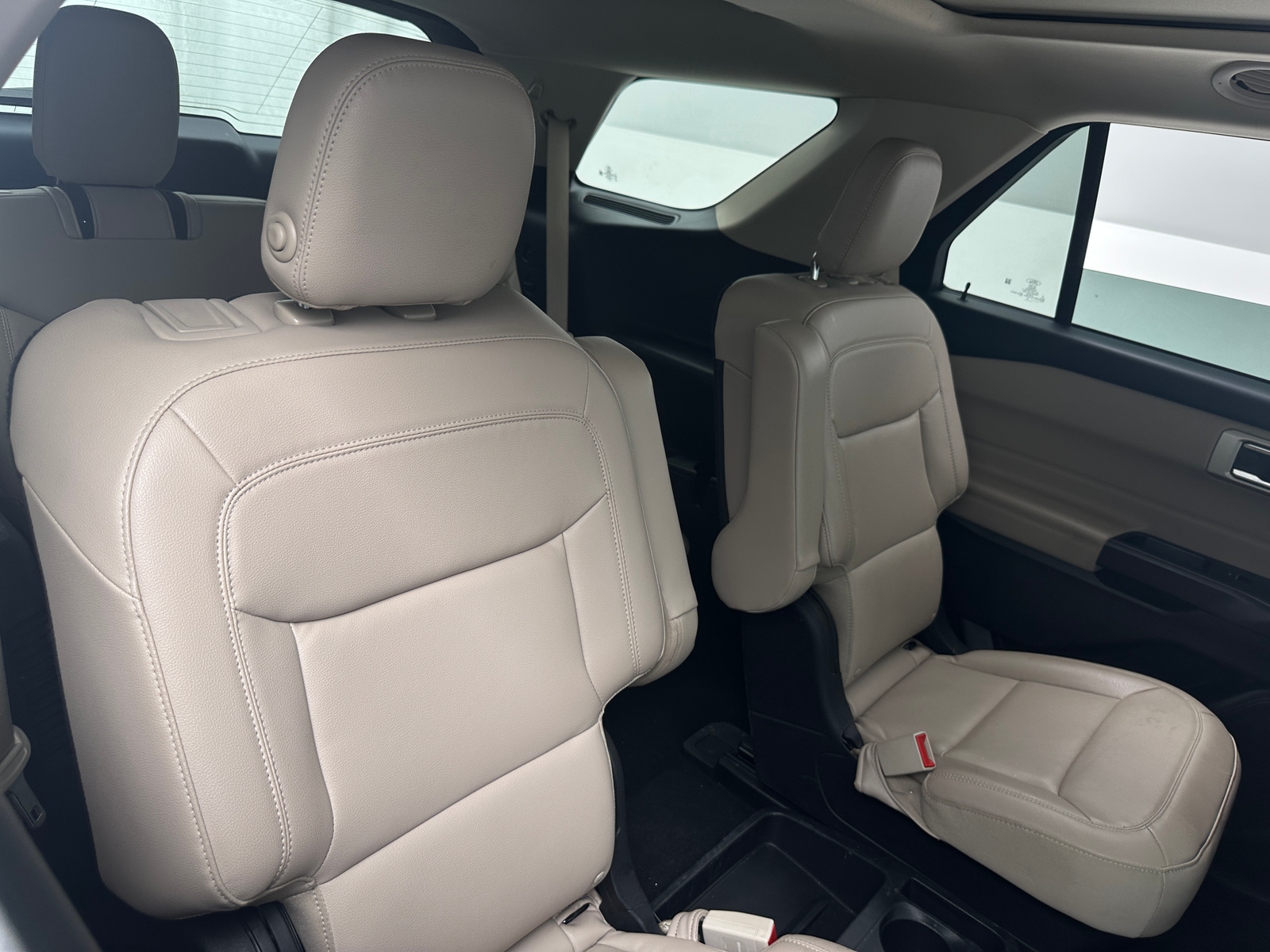 Thumbnail: 2020 Ford Explorer - 6