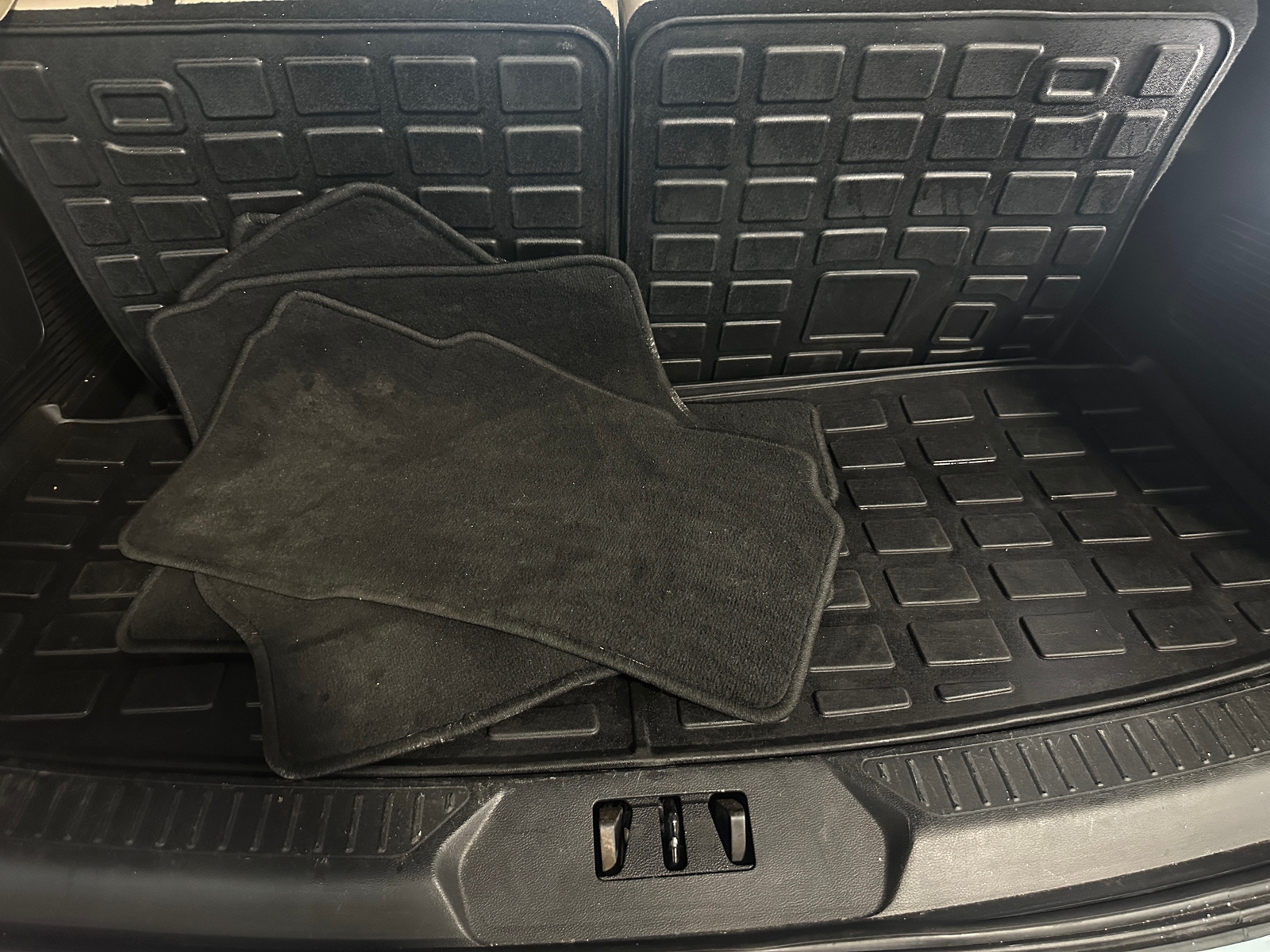 Thumbnail: 2020 Ford Explorer - 7