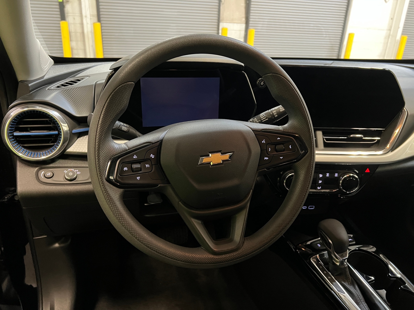 Thumbnail: 2025 Chevrolet Trax - 5
