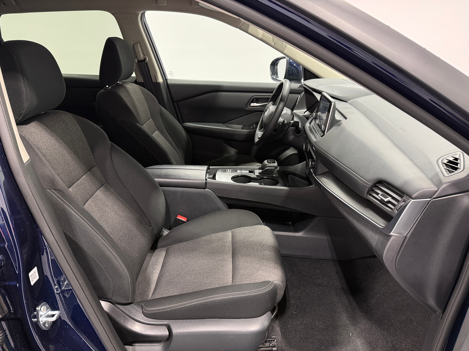 Thumbnail: 2025 Nissan Rogue - 2