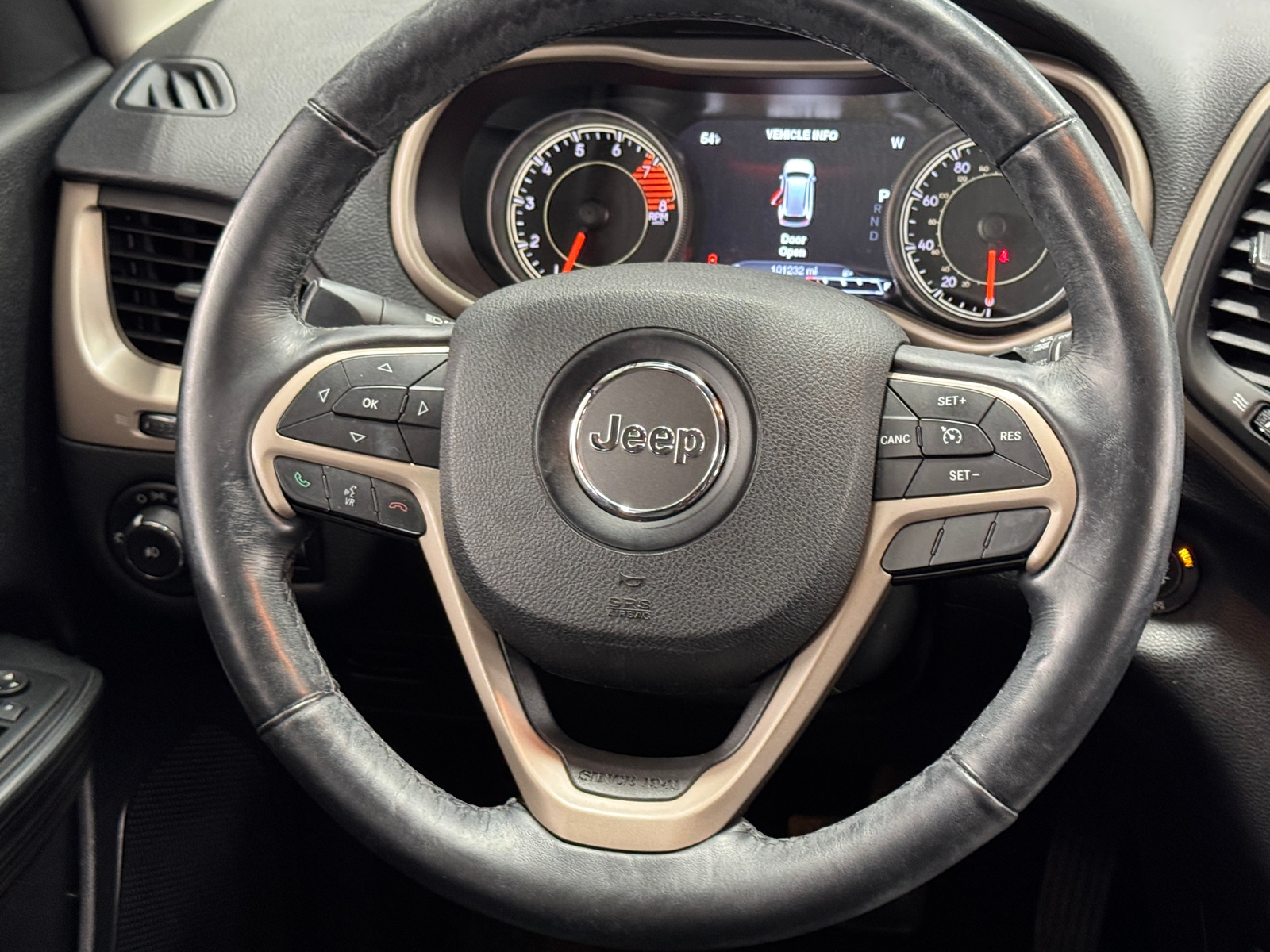 Thumbnail: 2017 Jeep Cherokee - 4