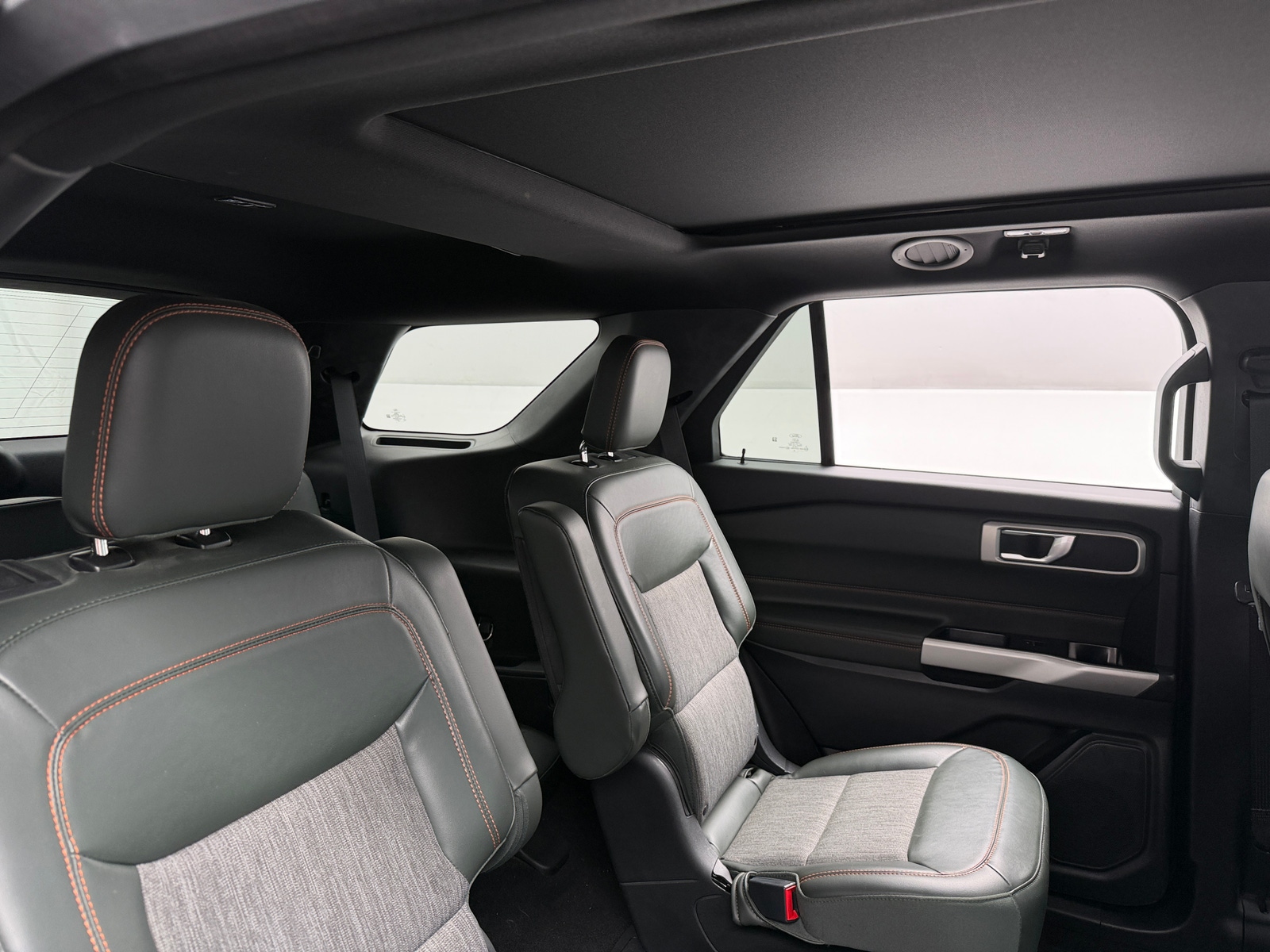 Thumbnail: 2022 Ford Explorer - 5