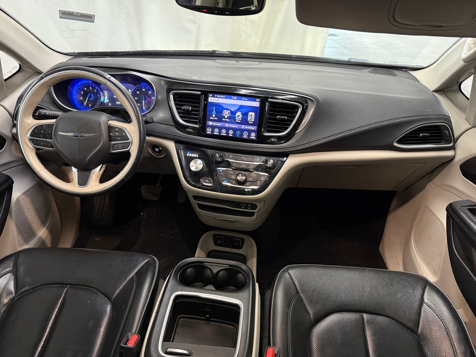 Thumbnail: 2019 Chrysler Pacifica - 3