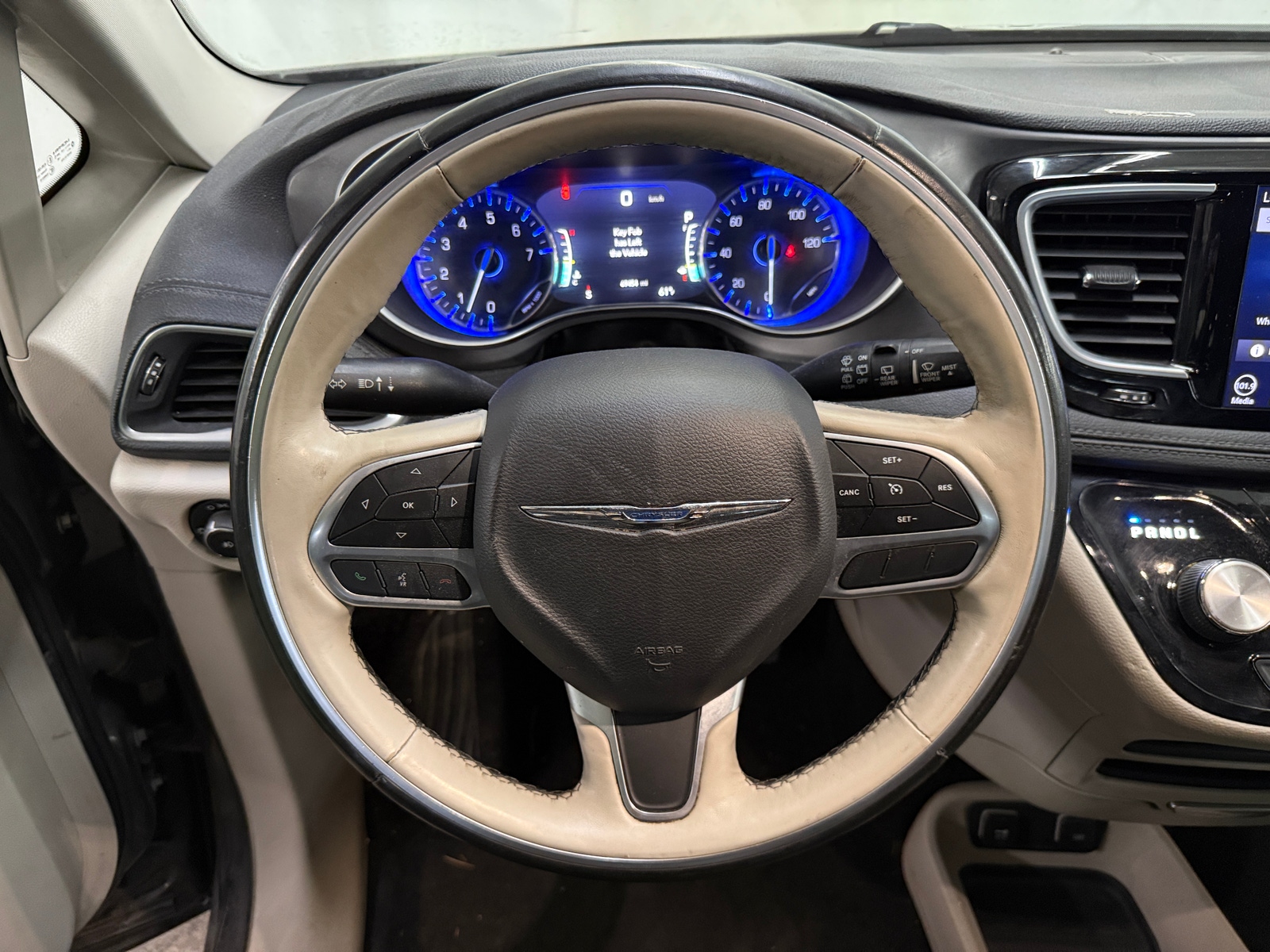 Thumbnail: 2019 Chrysler Pacifica - 5