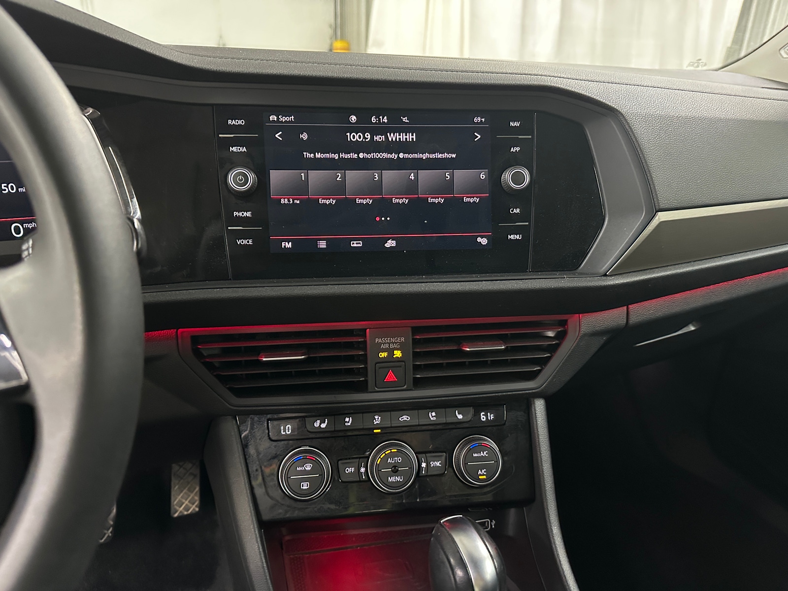 Thumbnail: 2020 Volkswagen Jetta - 3