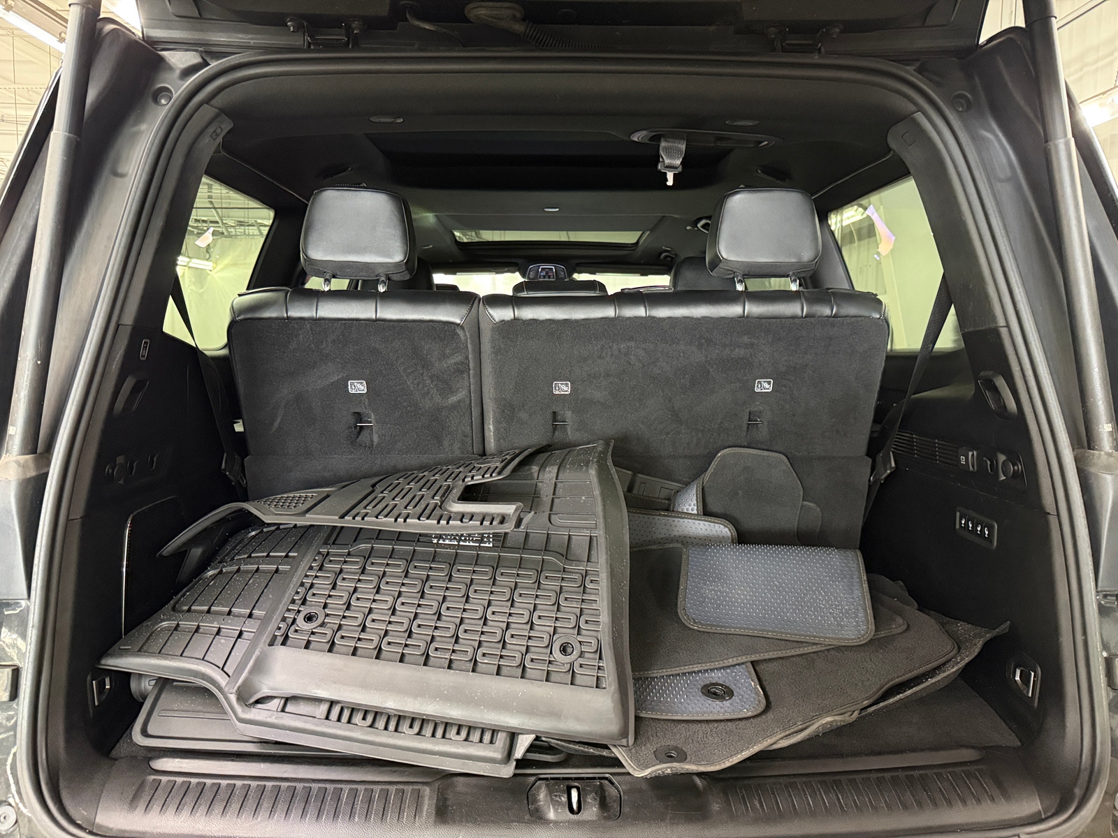 Thumbnail: 2022 Jeep Wagoneer - 6