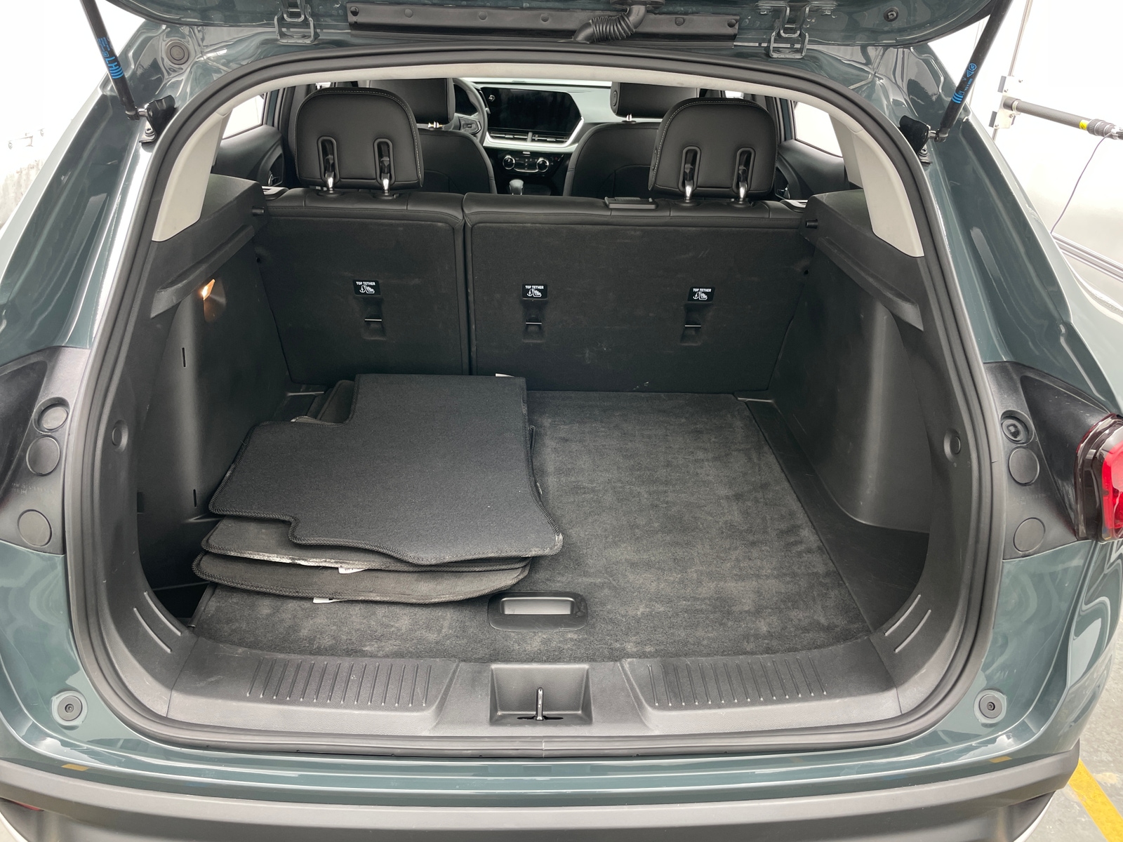 Thumbnail: 2025 Chevrolet Trax - 7