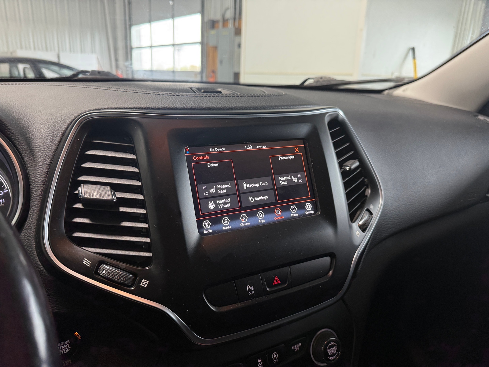 Thumbnail: 2020 Jeep Cherokee - 4