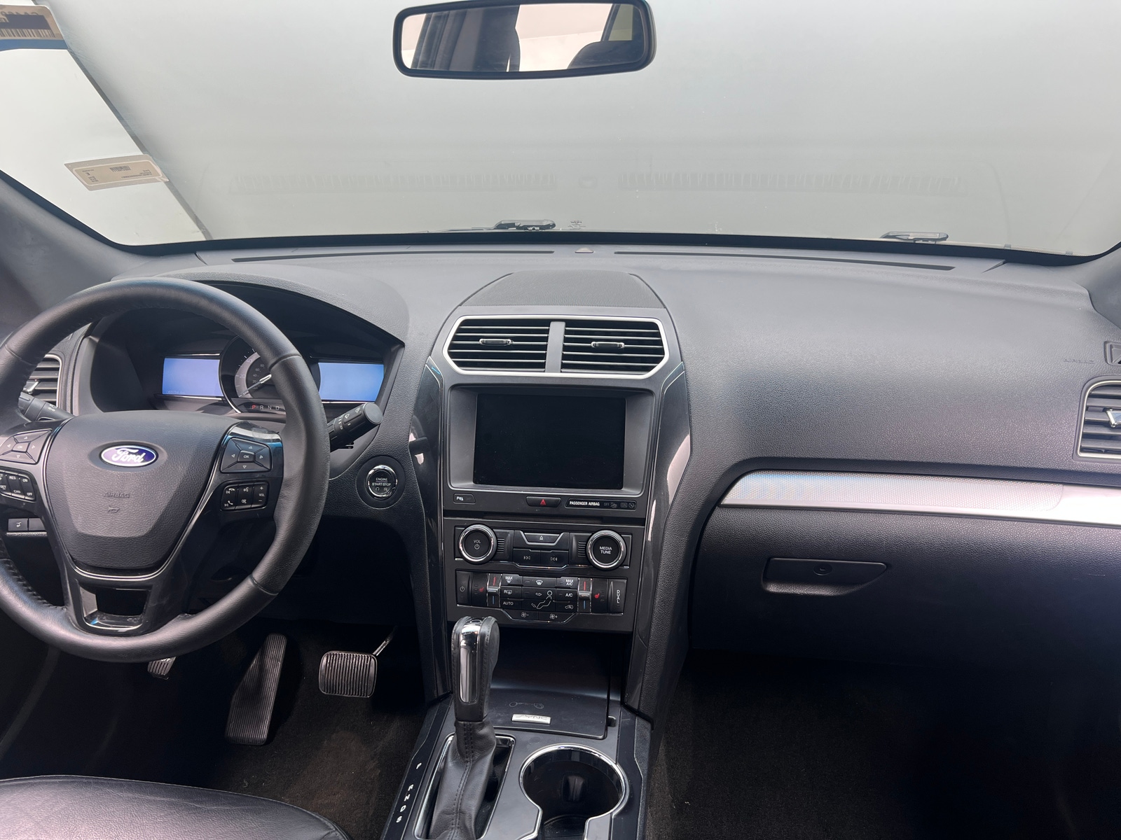 Thumbnail: 2016 Ford Explorer - 3